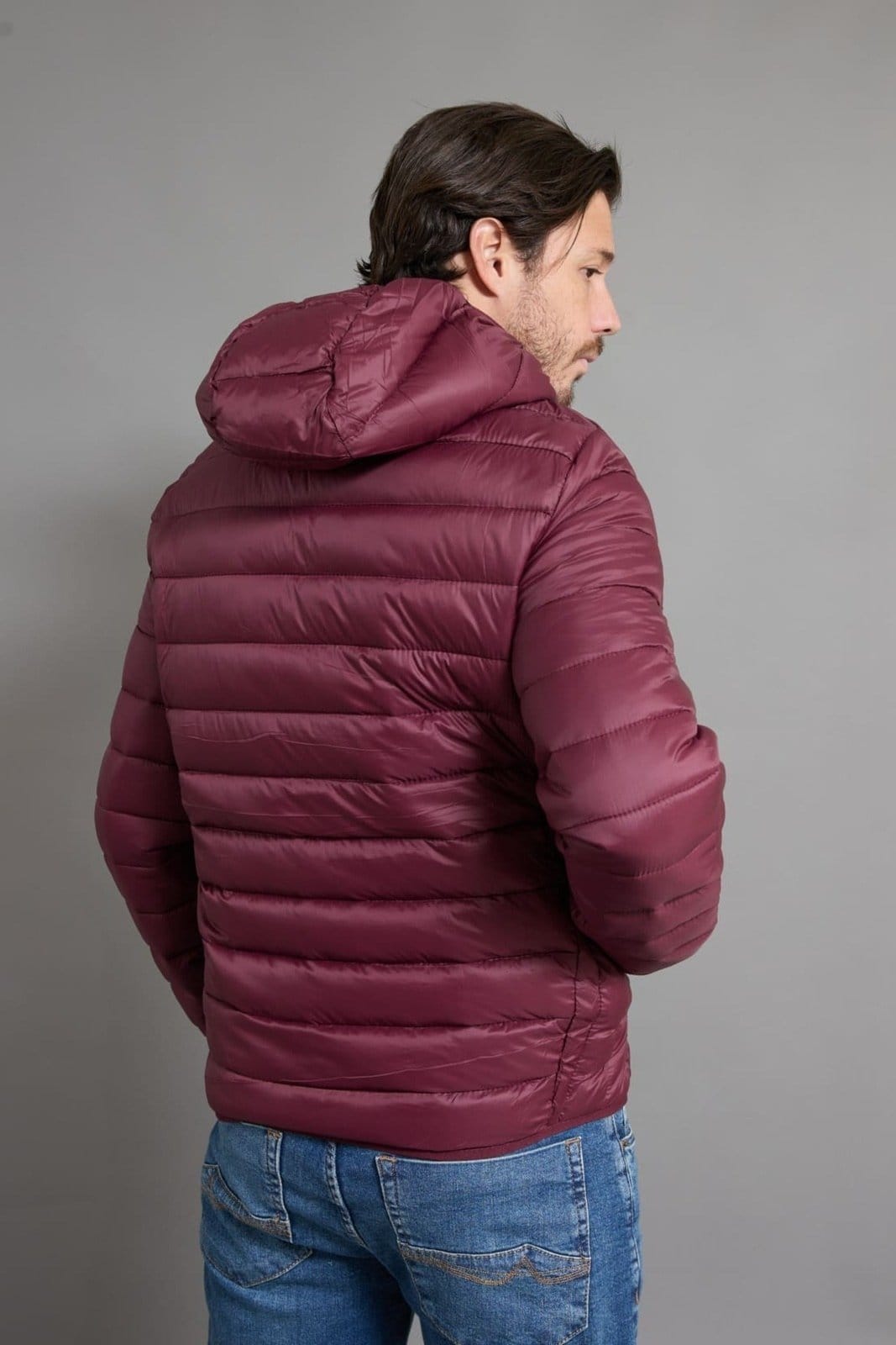 Vista 2 Jaqueta Puffer Bobojaco Bolso Invisível Dialogo Jeans Bordo Dialogo Jeans bordô