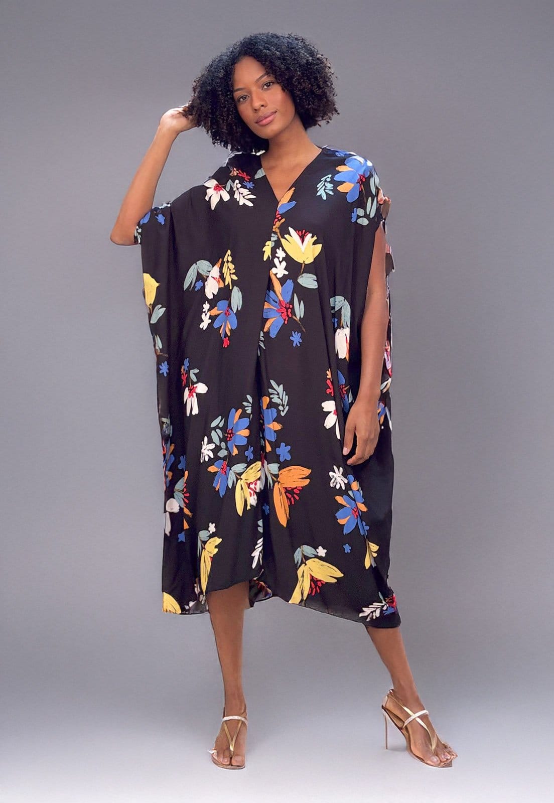 Vestido Kaftan Detalhes nas Costas