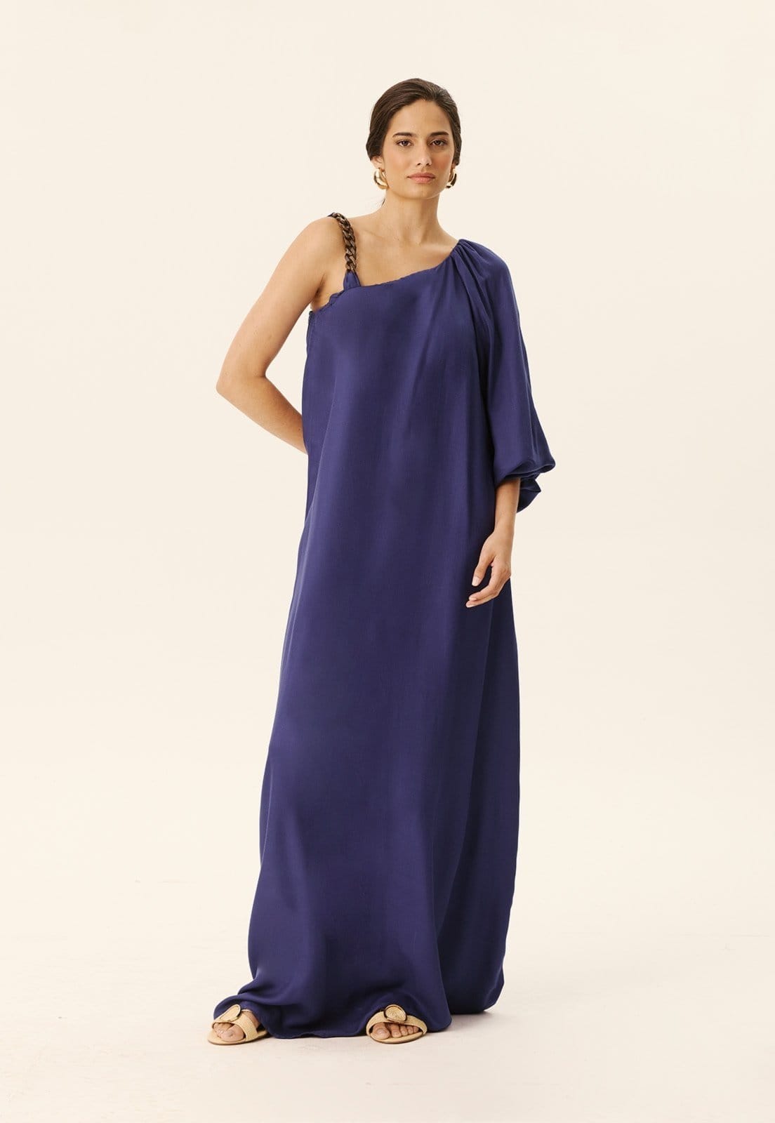 Vestido Longo Detalhe Corrente