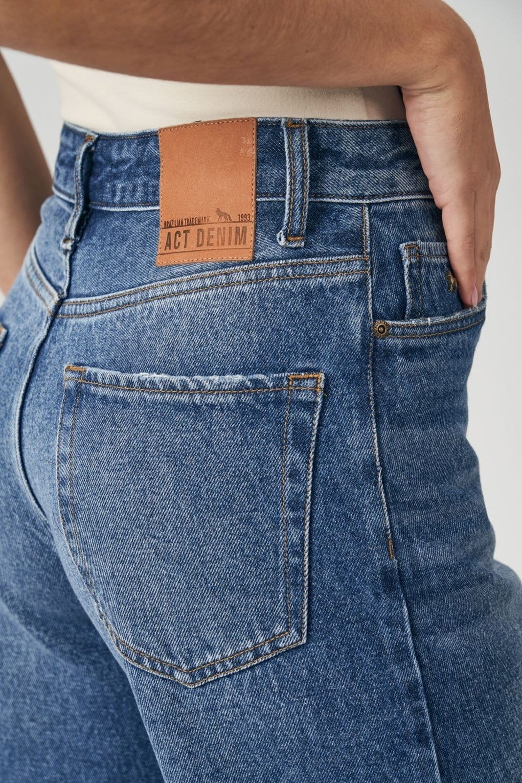 Vista 2 Calça Wide Desfiada Feminina Acostamento ACT FEMININO jeans