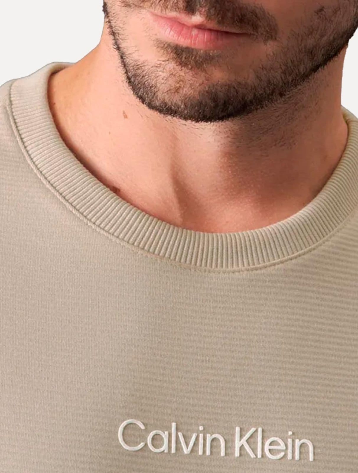 Vista 2 Blusão Calvin Klein Masculino Crewneck Suedine Soft Lounge Claro Calvin Klein cáqui