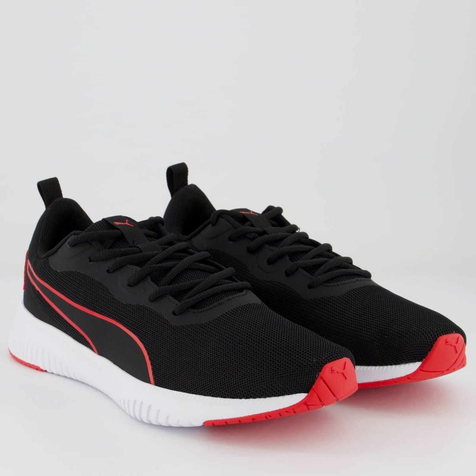 Vista 2 Tênis Puma Flyer Flex BDP e Vermelho Puma preto