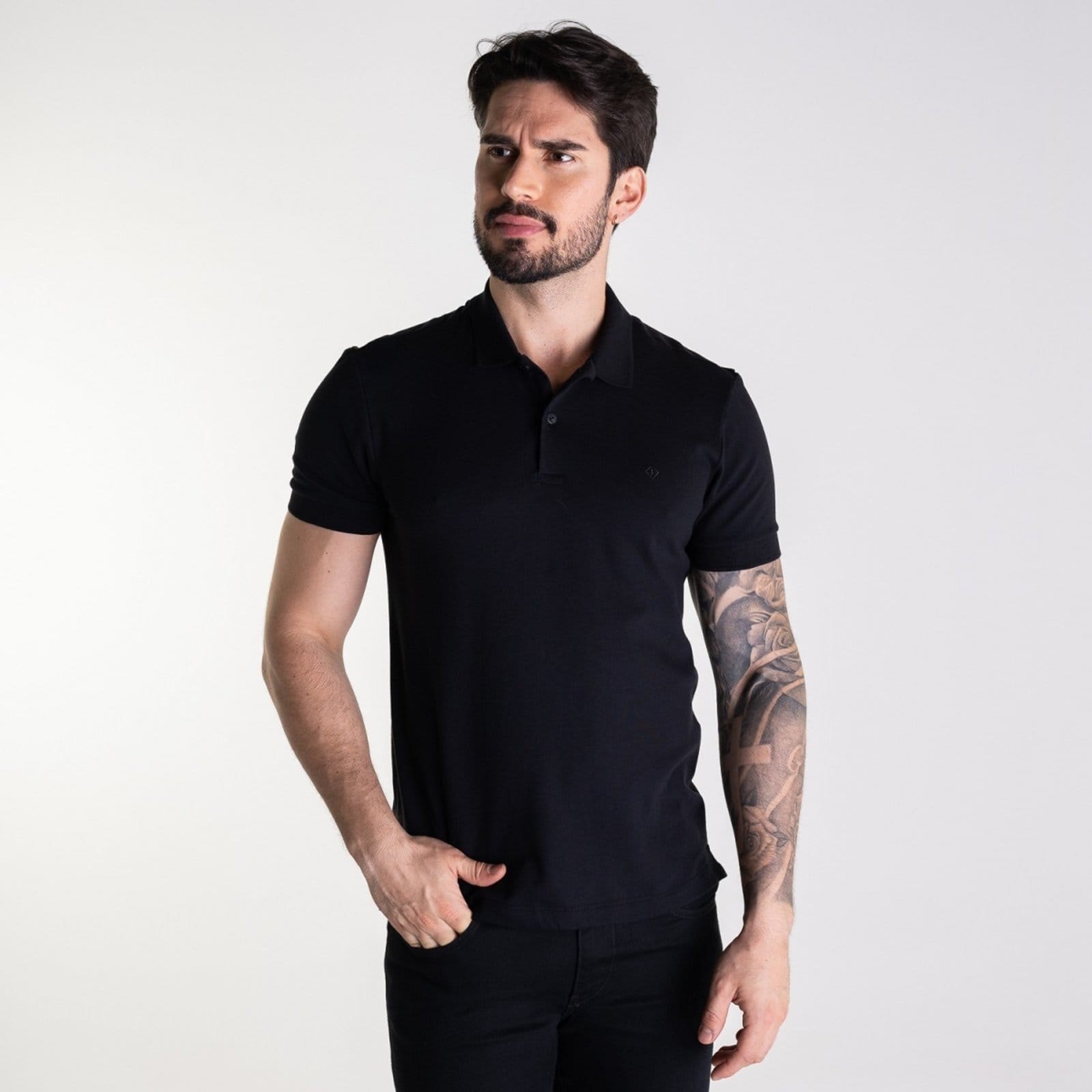 Vista principal Camisa Polo Forum Algodão Pima Preta Forum preto