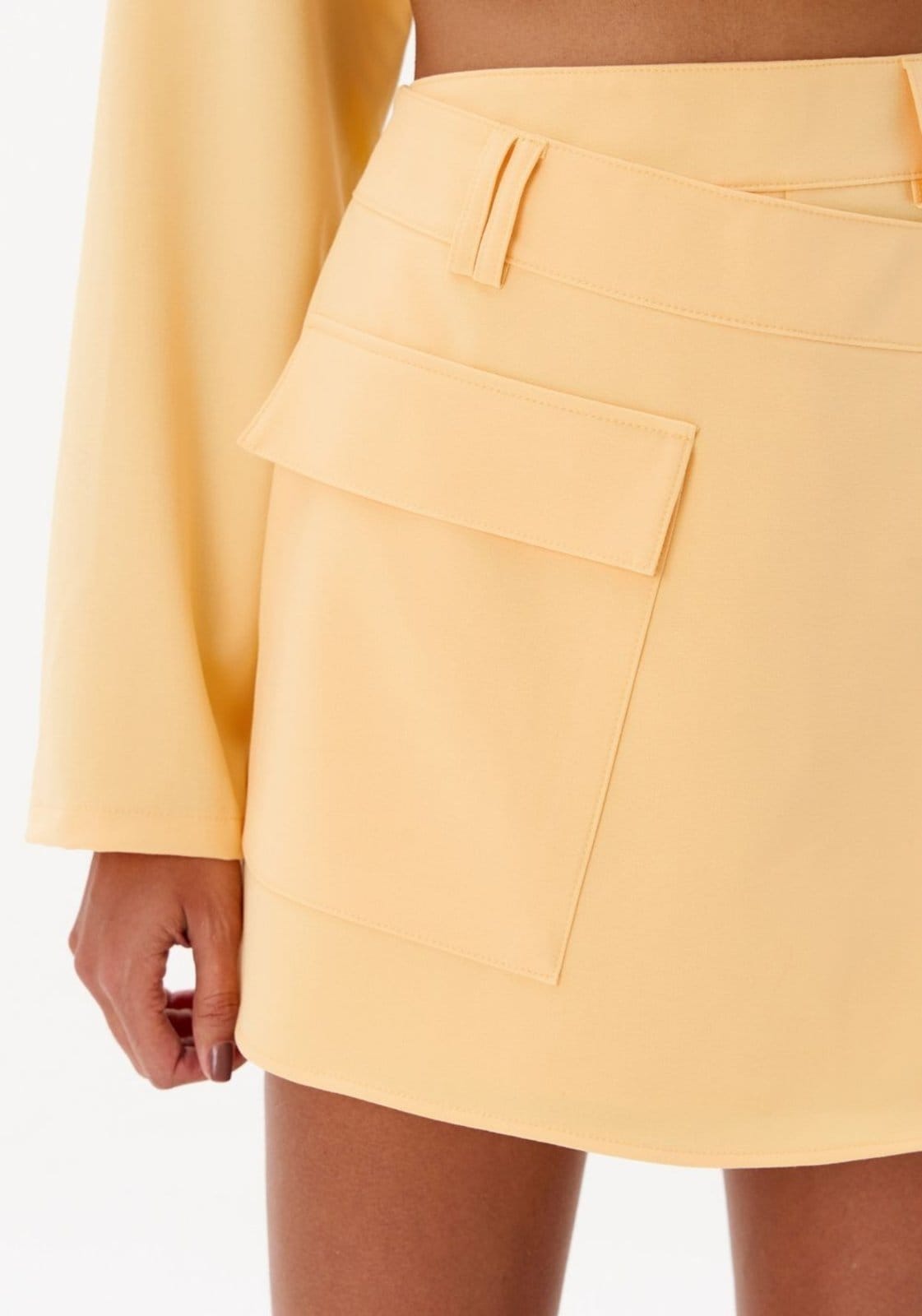 Vista 2 Short Saia Cós Duplo Com Bolso My Favorite Things amarelo