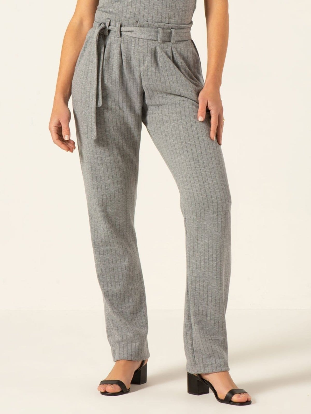 Vista 2 Calça Reta Regular em Malha Mescla Flay Principessa cinza