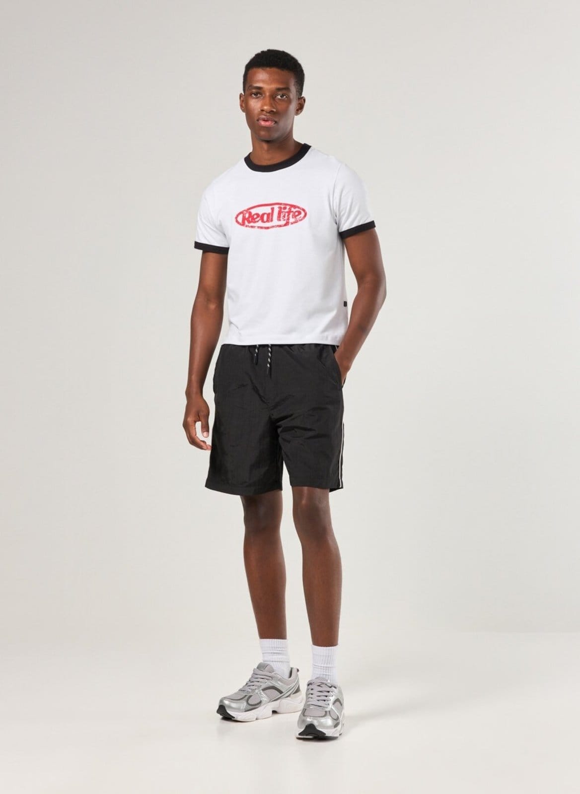 Vista principal Bermuda Esportiva Listra Lateral Youcom preto