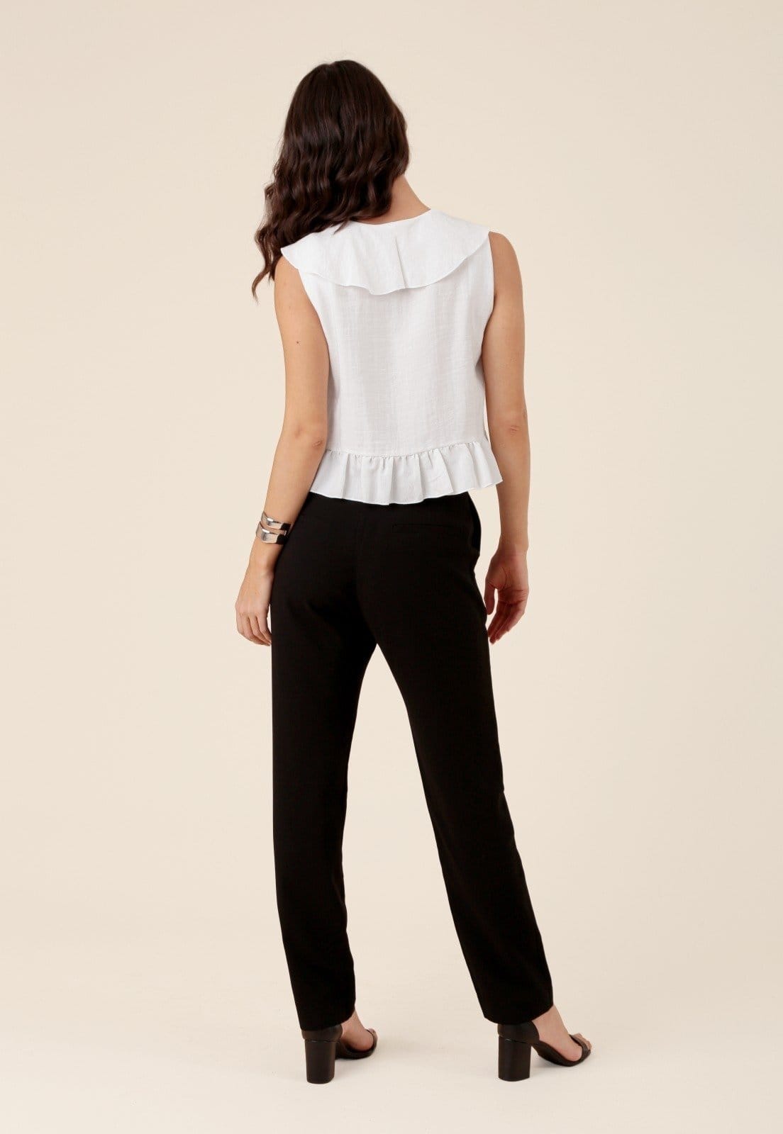 Vista 2 Calça Reta Pop Me Em Alfaiataria Com Bolso-Faca Pop Me preto