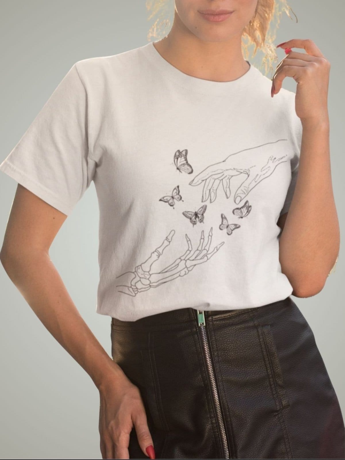 Camiseta Básica Feminina GuGi Borboleta Esqueleto Artística