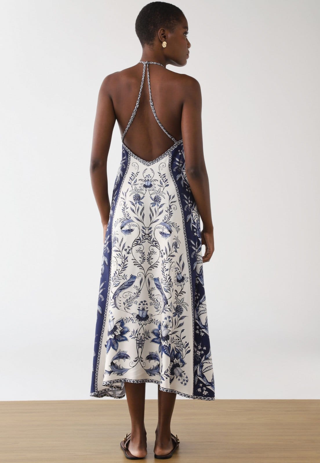 Vista 2 Vestido Feminino FARM Estampa Floral Azul e Off-White FARM off-white azul