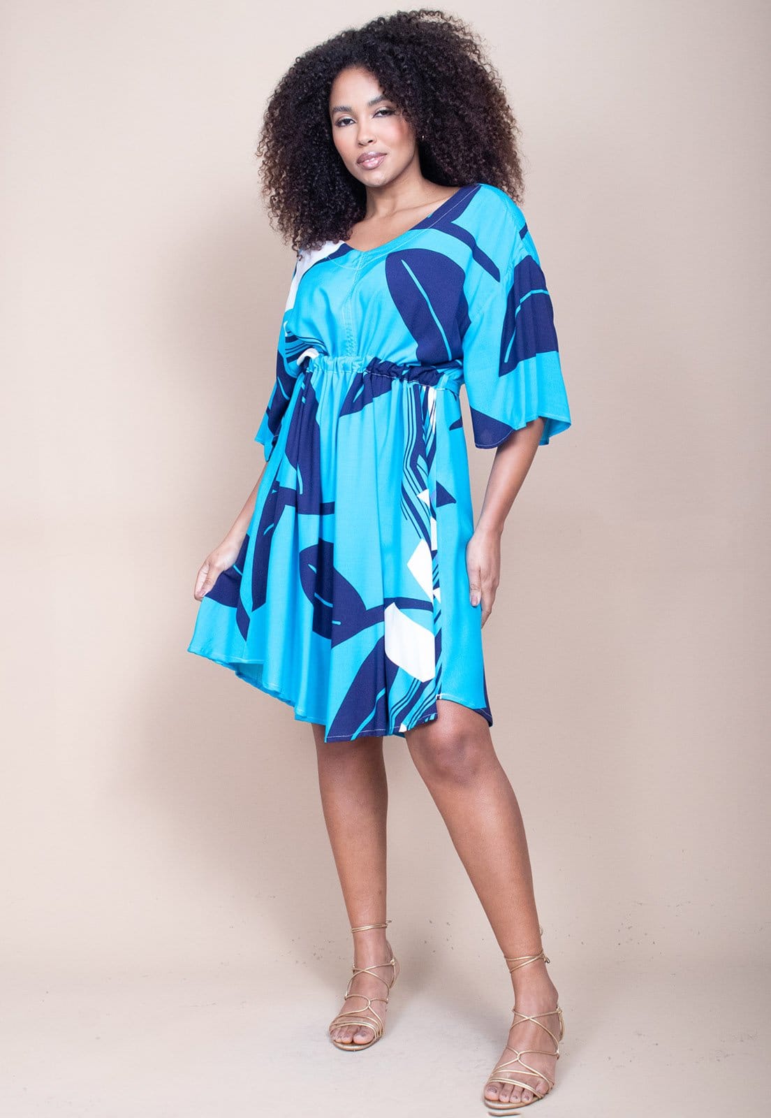 Vestido Curto CabanaFree Caaxixá Viscose com Cordão na Cintura Estampa Imbé Blue