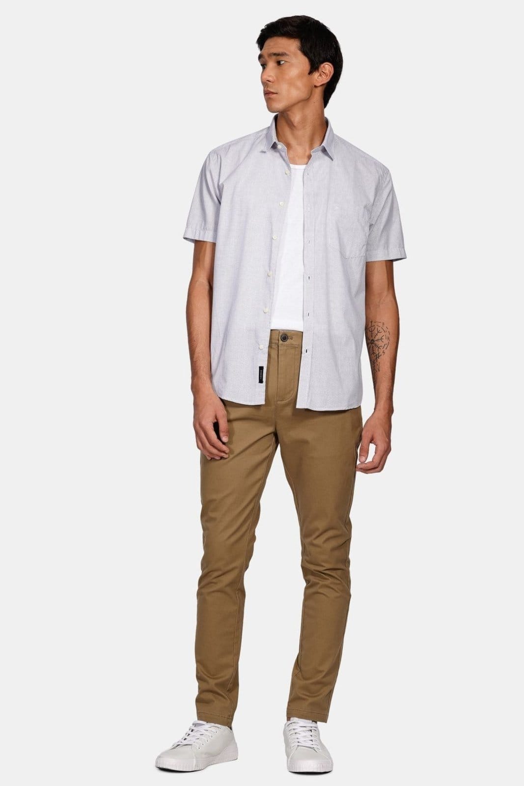 Vista 2 Calça Aramis Chino Skinny Clássica Sarja Cáqui Aramis bege