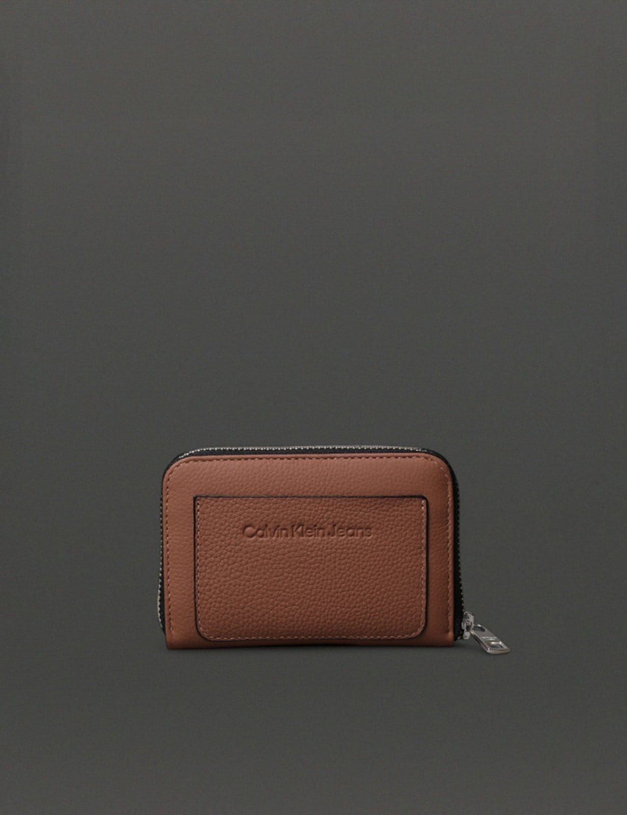 Vista 2 Carteira Feminina Pequena Queima Calvin Klein Jeans - Havana Calvin Klein Jeans caramelo