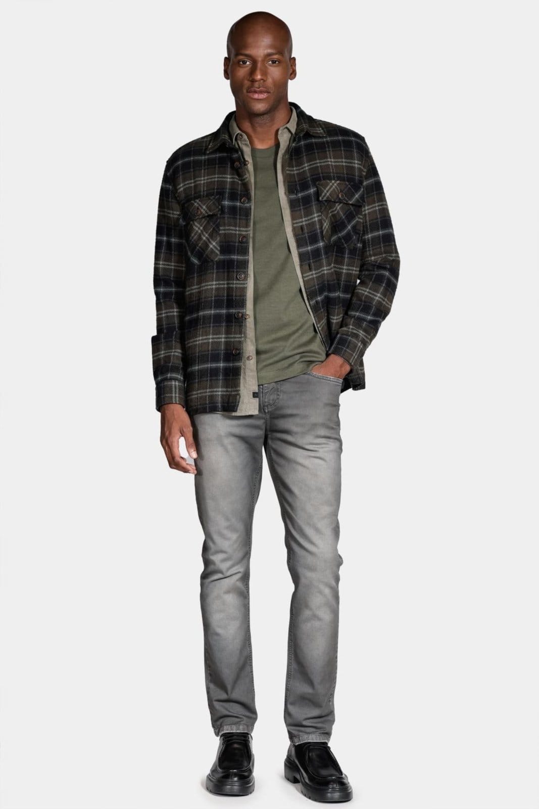 Vista 2 Calça Aramis Color Slim Lavada Chumbo Aramis grafite