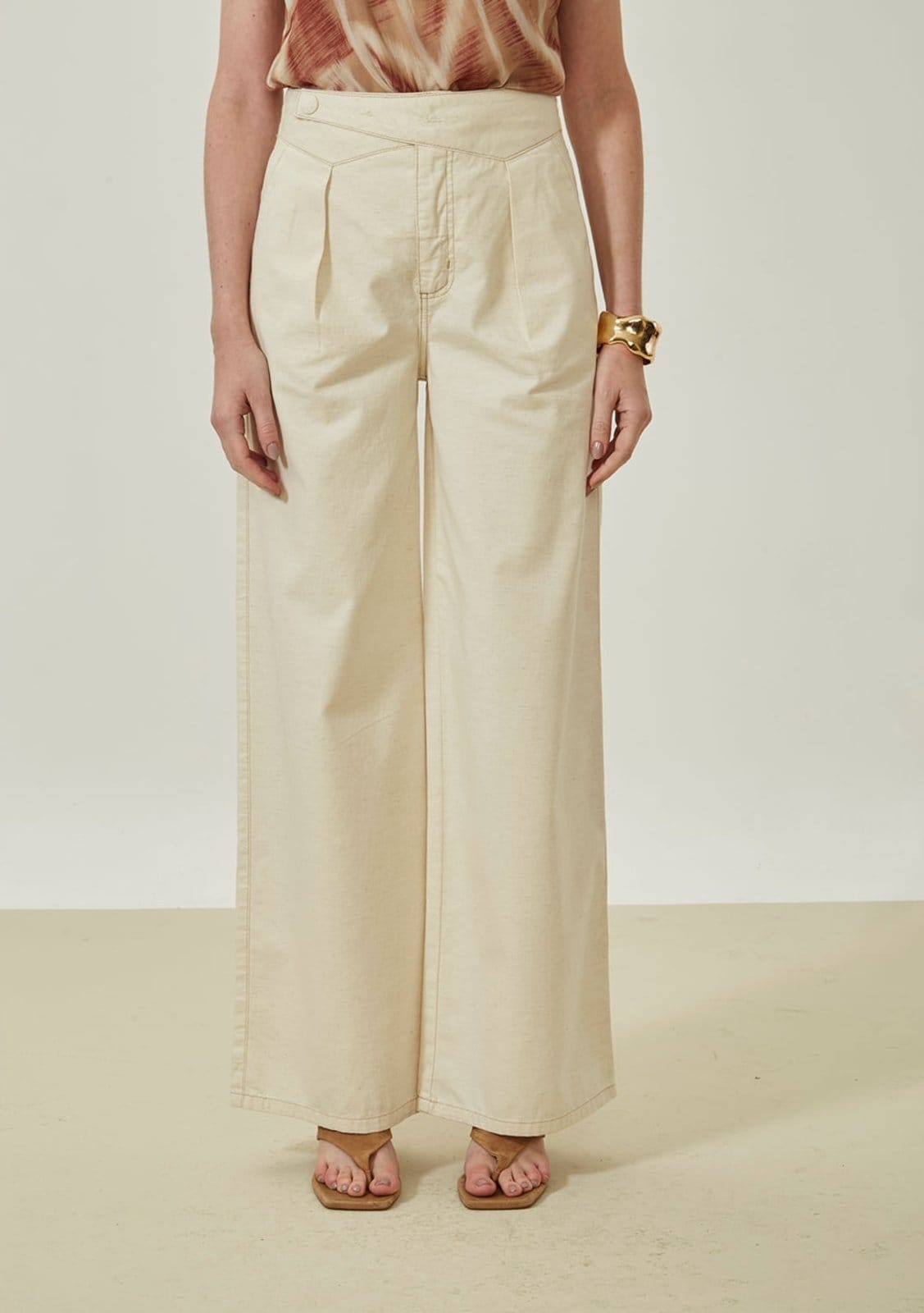 Vista 2 Calça Maria Valentina Pantalona Alta Off-white Maria Valentina off-white white