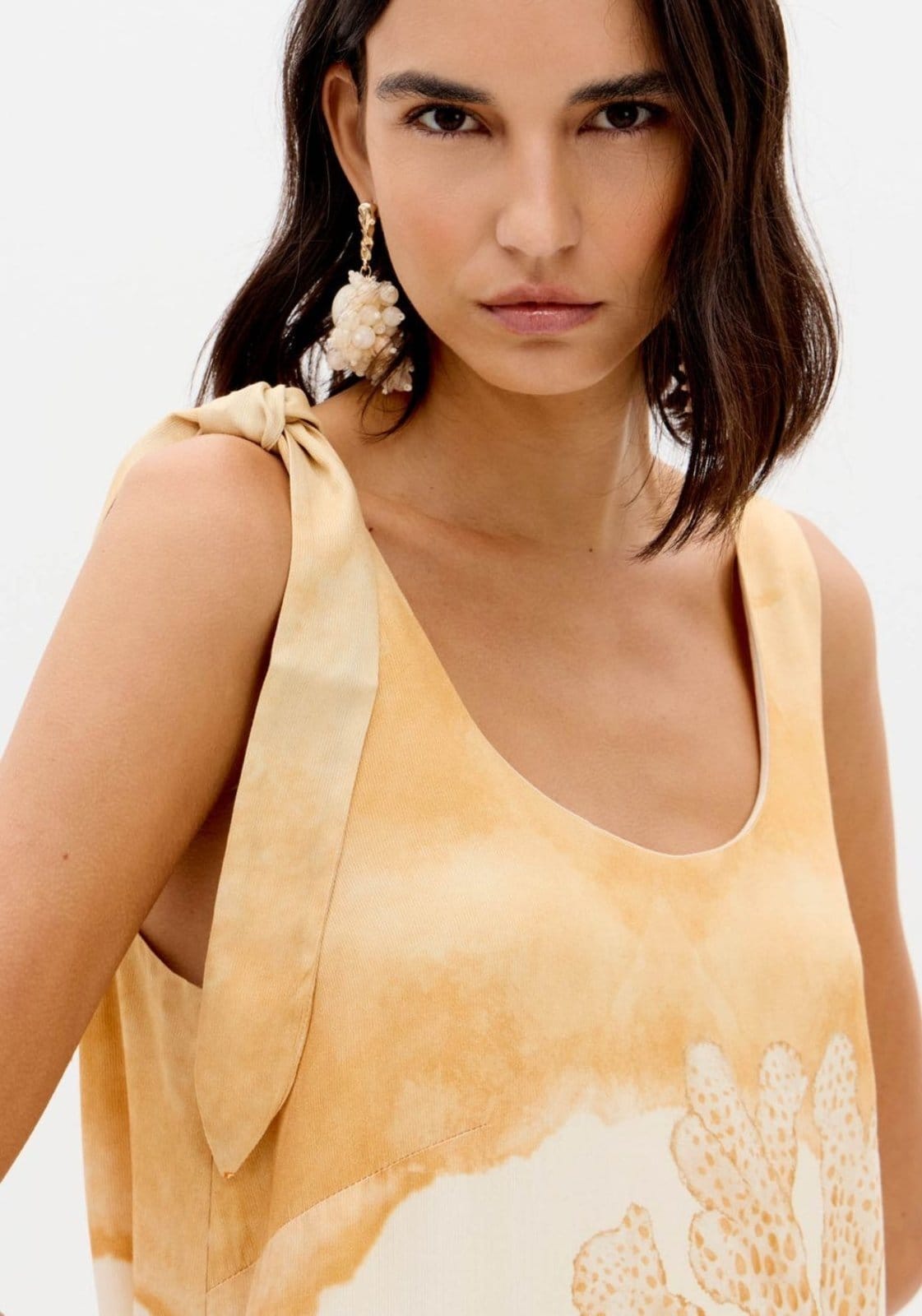 Vista 2 Vestido Longo Estampado Com Amarração Lança Perfume amarelo