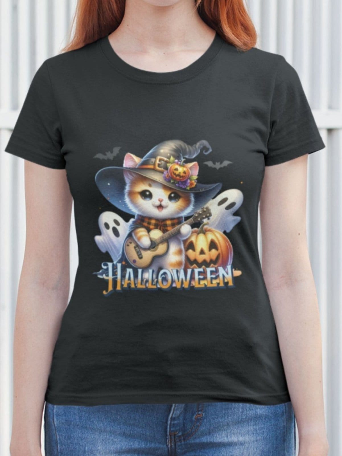 Vista 2 Camiseta Básica Feminina Gatinho Bruxo Fofo Halloween Gugi preto