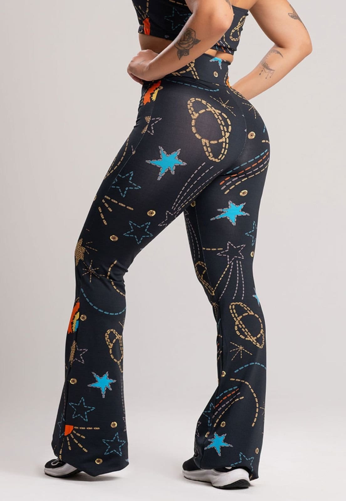 Vista 2 Calça MVB Modas Feminina Flare Pantalona Suplex Cosmic Mvb Modas estampado/multicolorido/preto