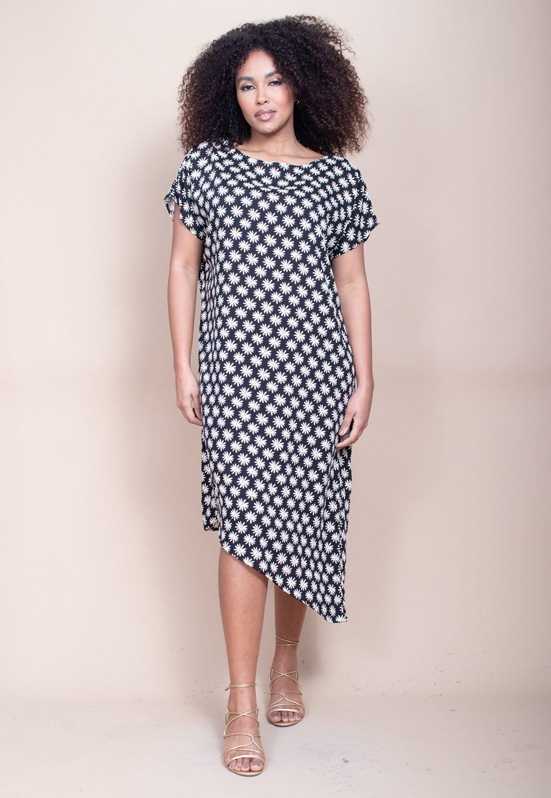 Vista 2 Vestido Cabanafree Midi Plano Estampa Encanto das Margaridas Cabanafree branco/estampado