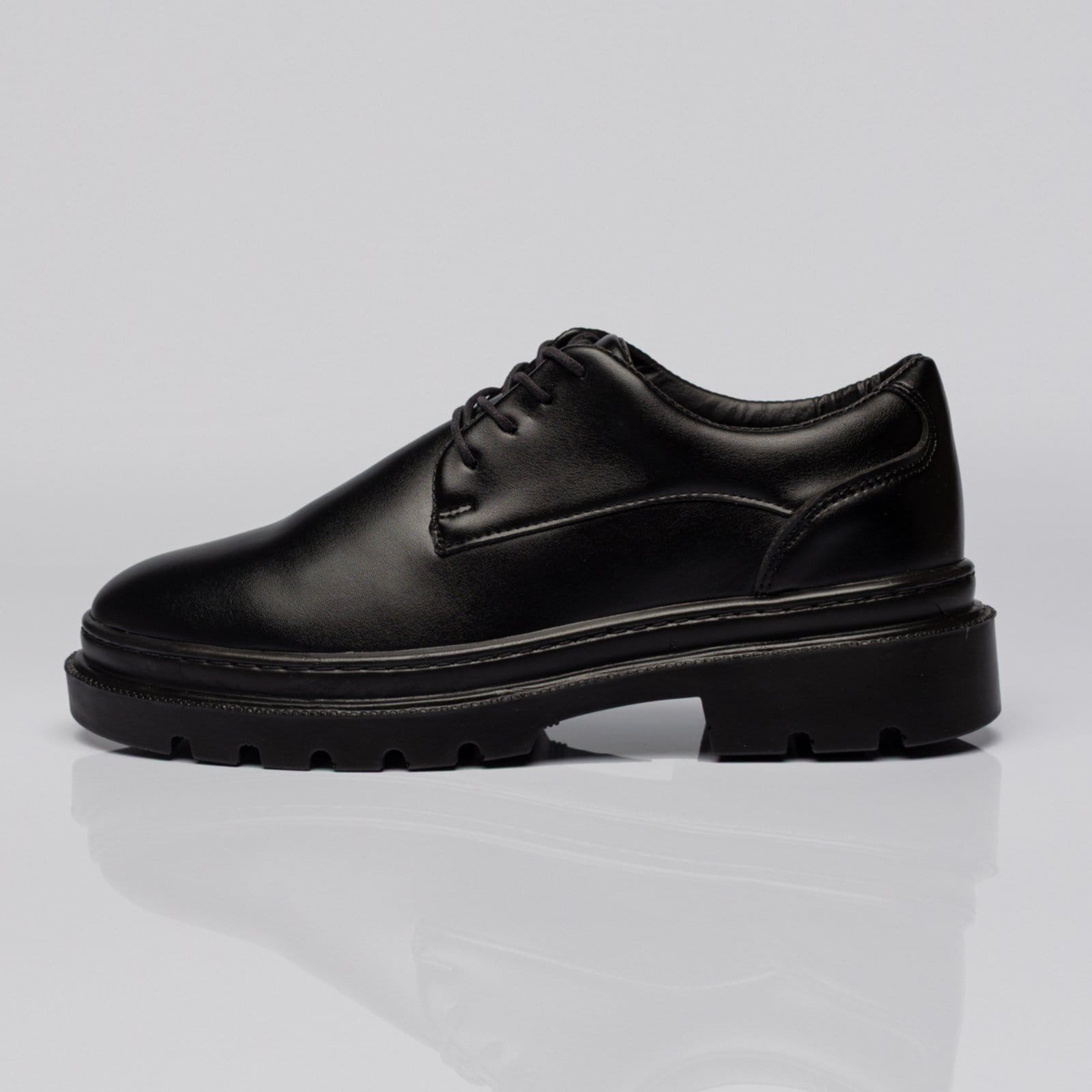 Vista principal Sapato Social Masculino Lorenzo Blaqueado Sola Alta Elegante THEZB preto