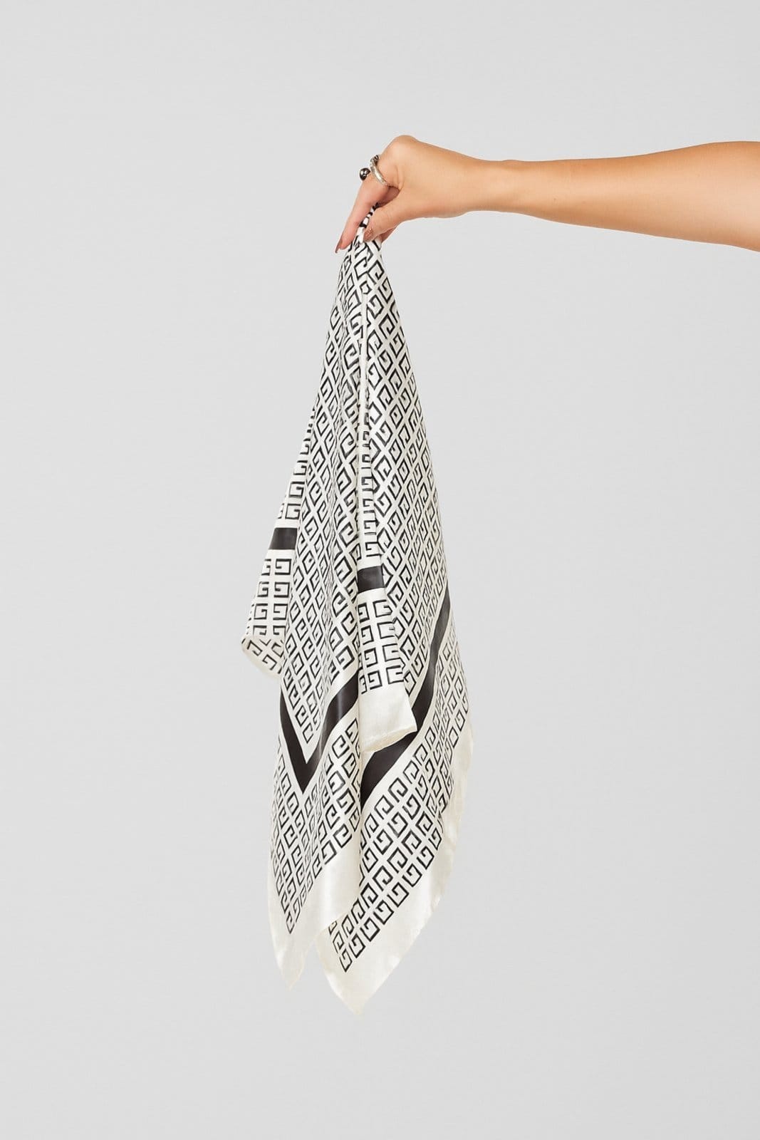 Lenço Cetim Boho DBell Outlet Fashion Boho Branco - 2