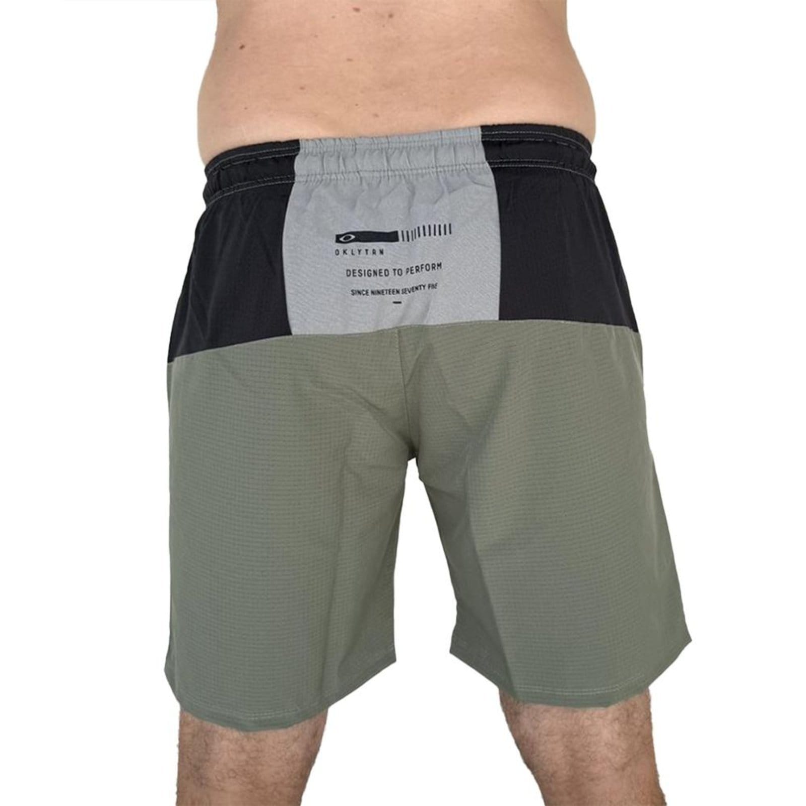 Vista 2 Bermuda Oakley TRN Mesh Vent Shorts SM25 Masculina Herb Oakley verde