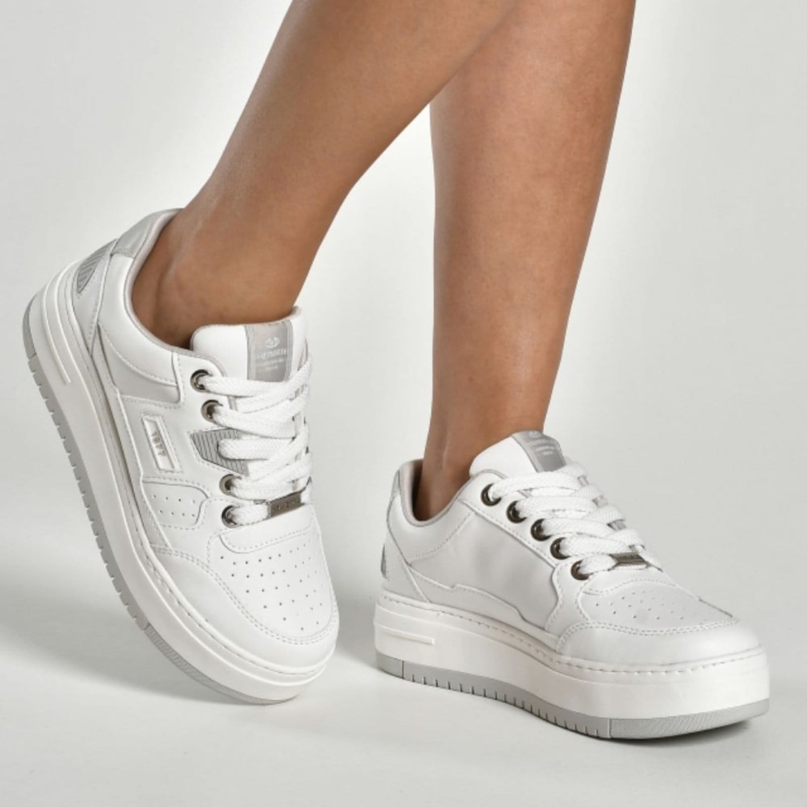 Vista 2 Tênis Casual Feminino Neve Via Marte 306 VIA MARTE branco