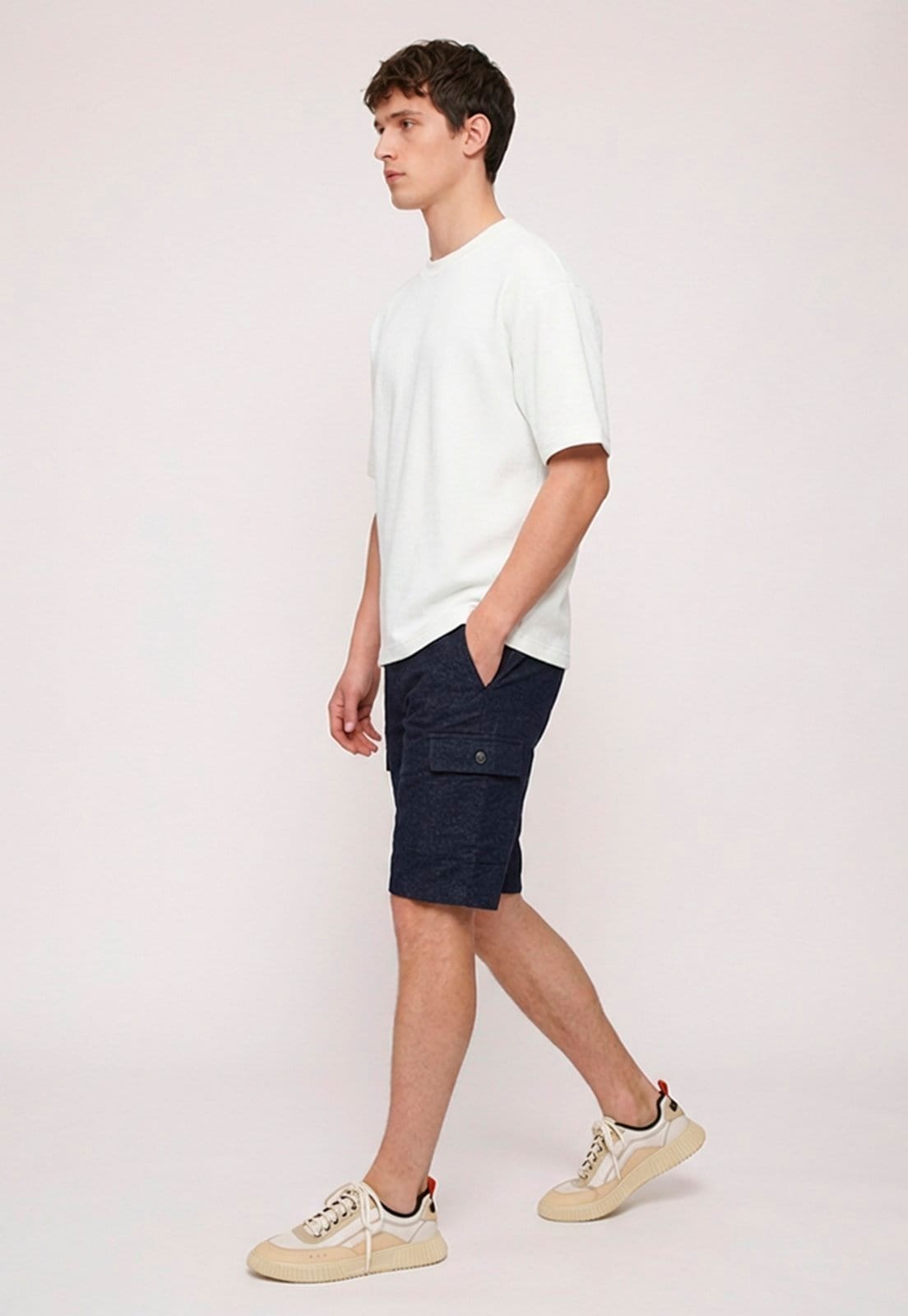 Vista 2 Bermuda Masculina Cargo Sarja Elastano Bolsos Laterais Confortável Marinho Macaw azul/azul marinho azul