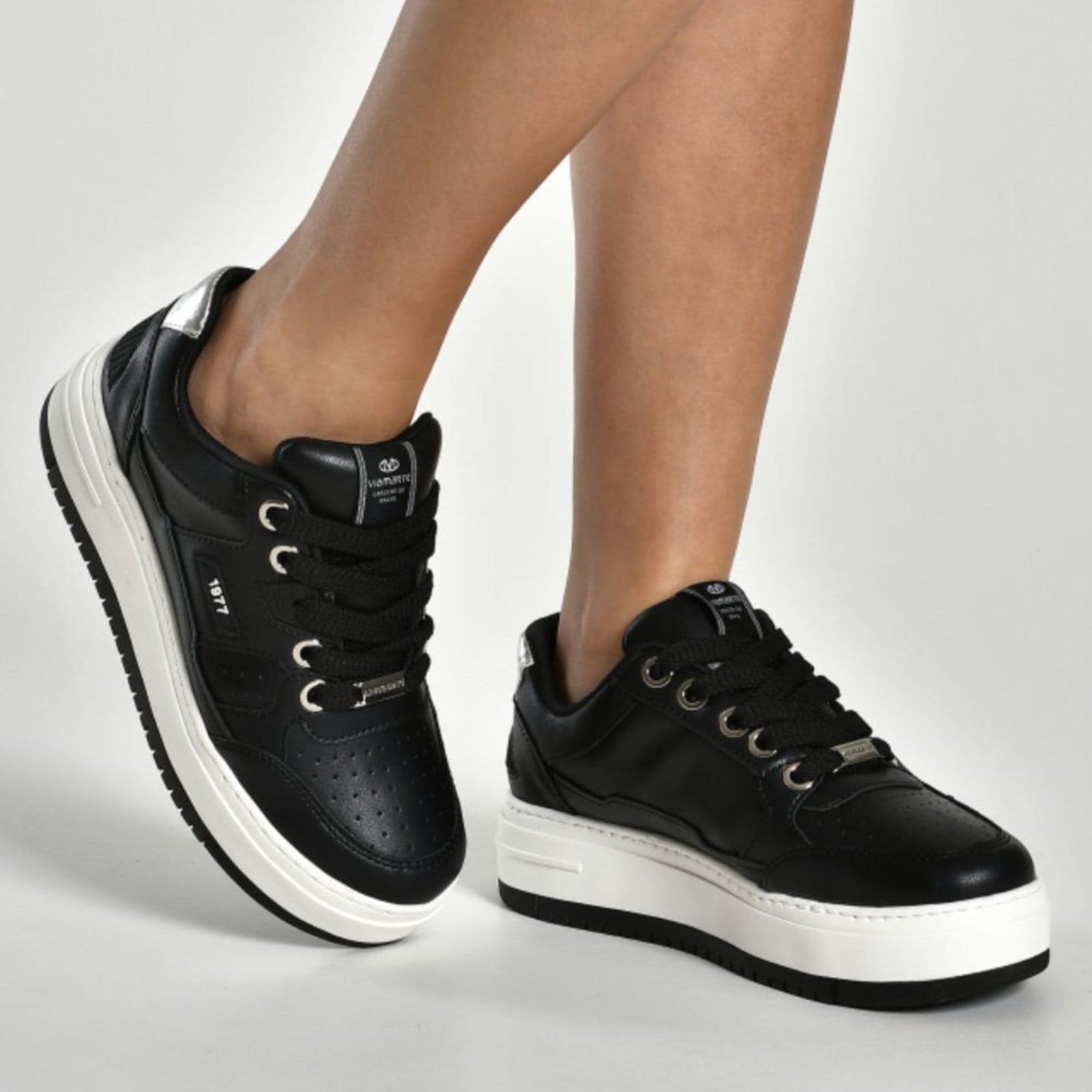 Vista 2 Tênis Casual Feminino Prata Via Marte 306 VIA MARTE preto