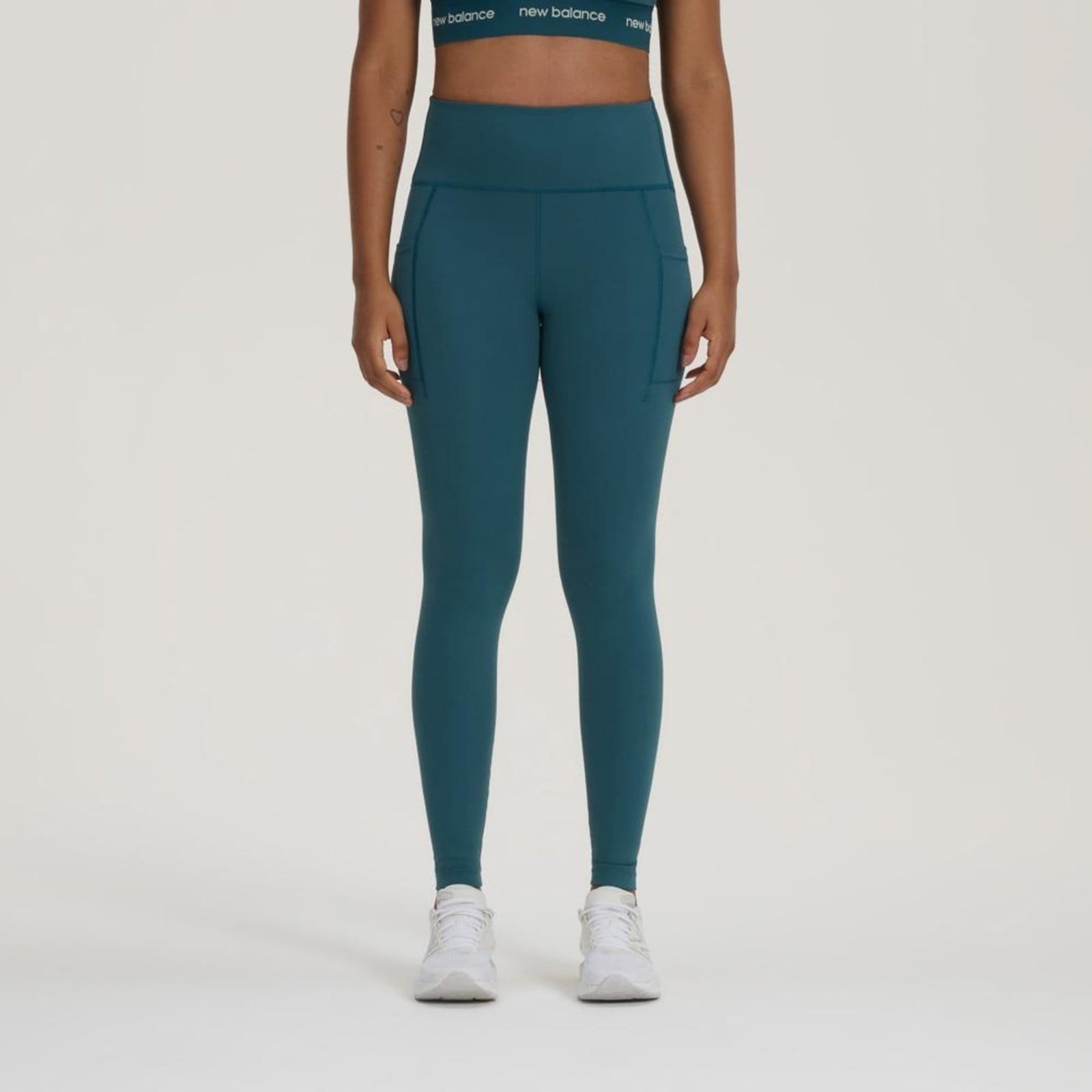 Vista principal Legging Sleek Feminina New Balance incolor