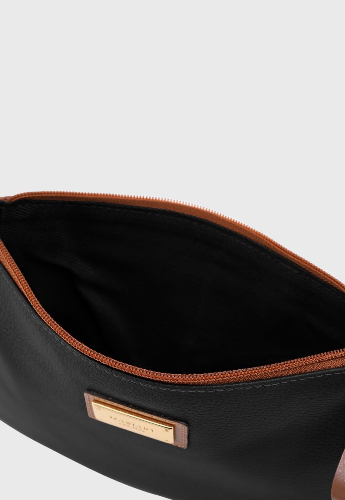 Vista 2 Bolsa Transversal Couro Mariart 199MRT Camel Mariart caramelo/preto