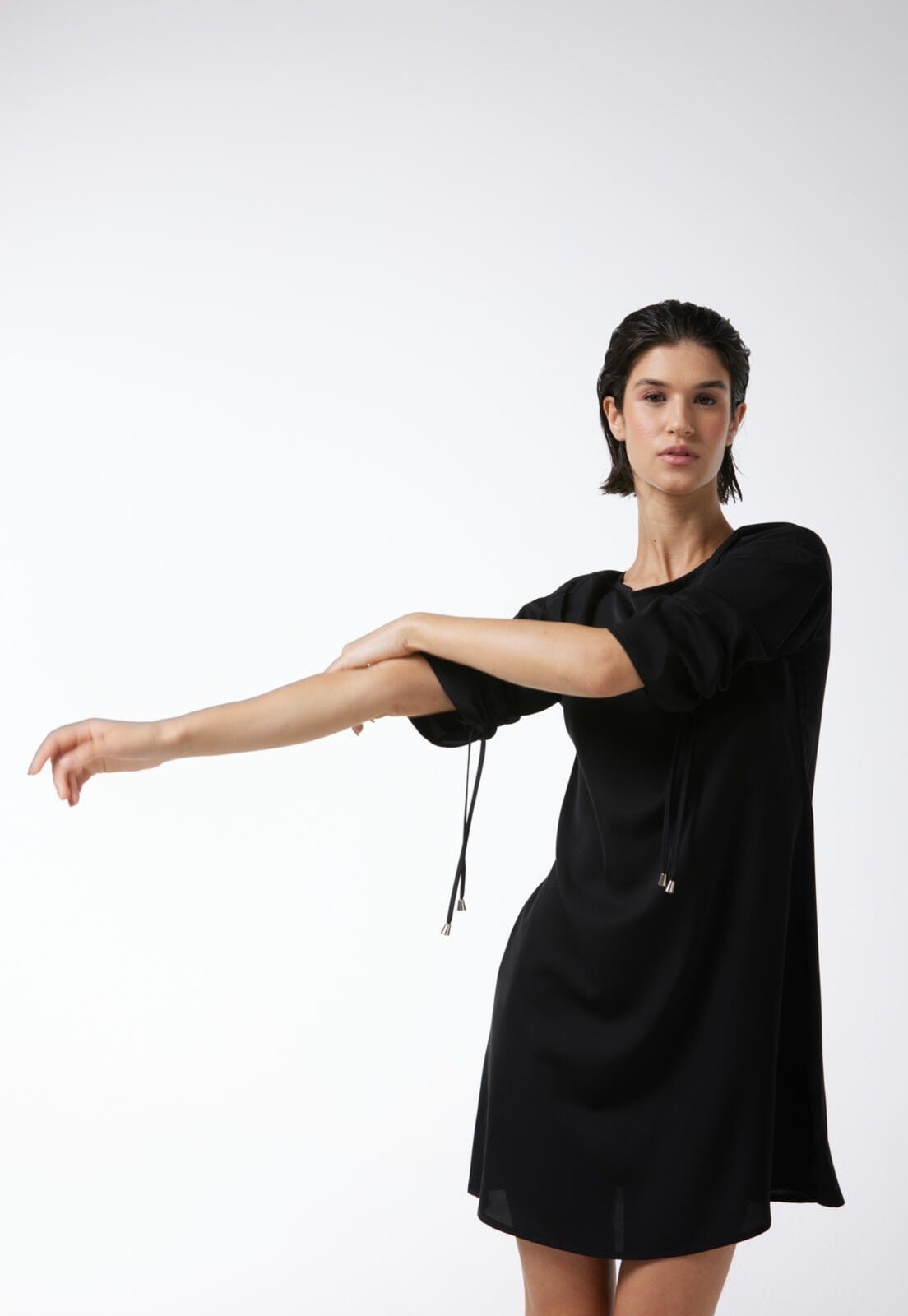 Vestido Traymon Curto Manga Ampla