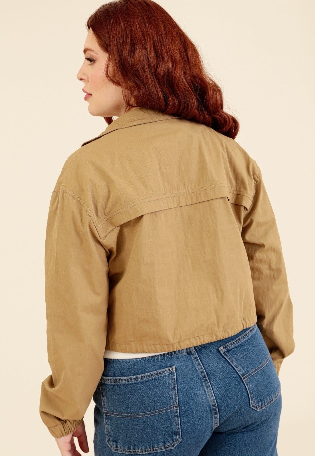 Vista 2 Jaqueta Pop Me Com Bolso Frontal E Puxador Em Algodão Pop Me bege