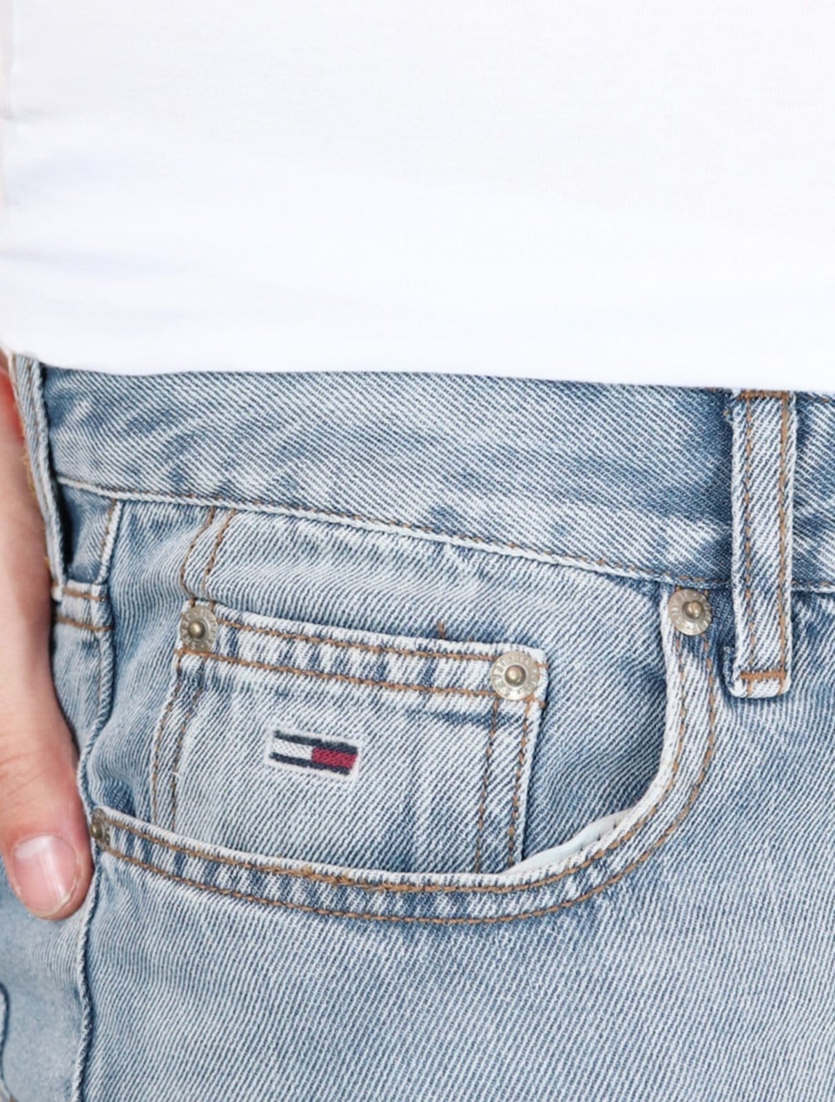 Vista 2 Calça Tommy Masculina Regular Straight Otis Clara Tommy Jeans jeans