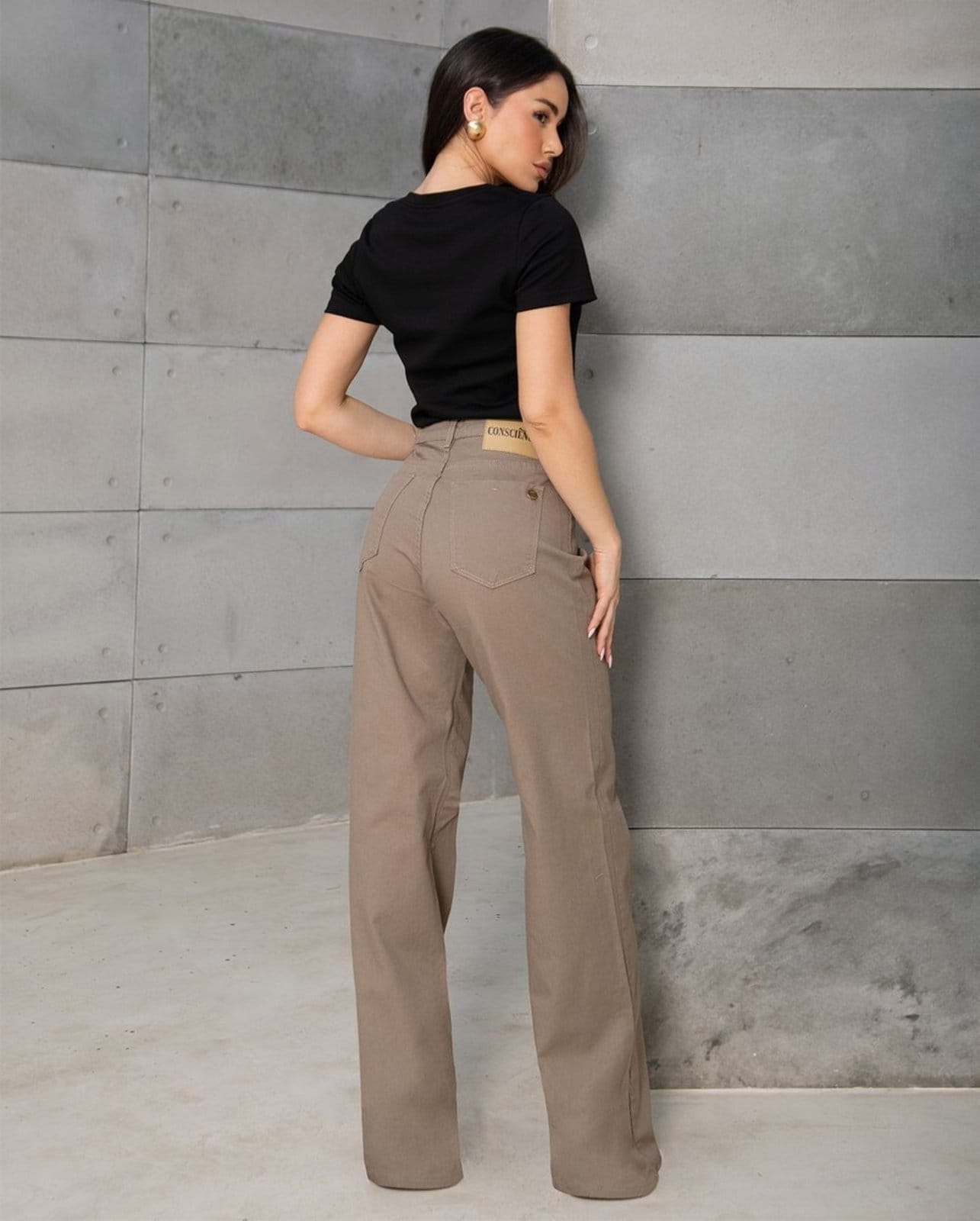 Vista 2 Calça Jeans Wide Leg Feminina Cintura Alta Básica com Elastano 28000 Caqui Consciência cáqui caqui