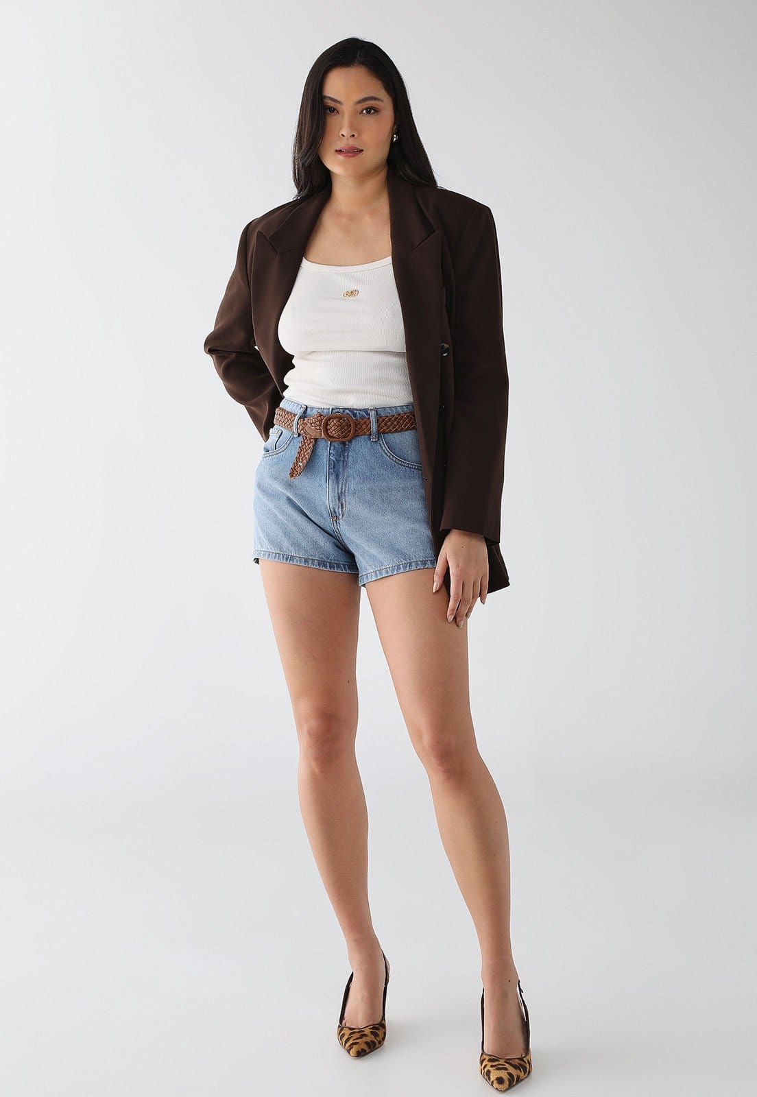 Vista 2 Short Jeans Feminino Lança Perfume Relaxed High Claro Lança Perfume azul