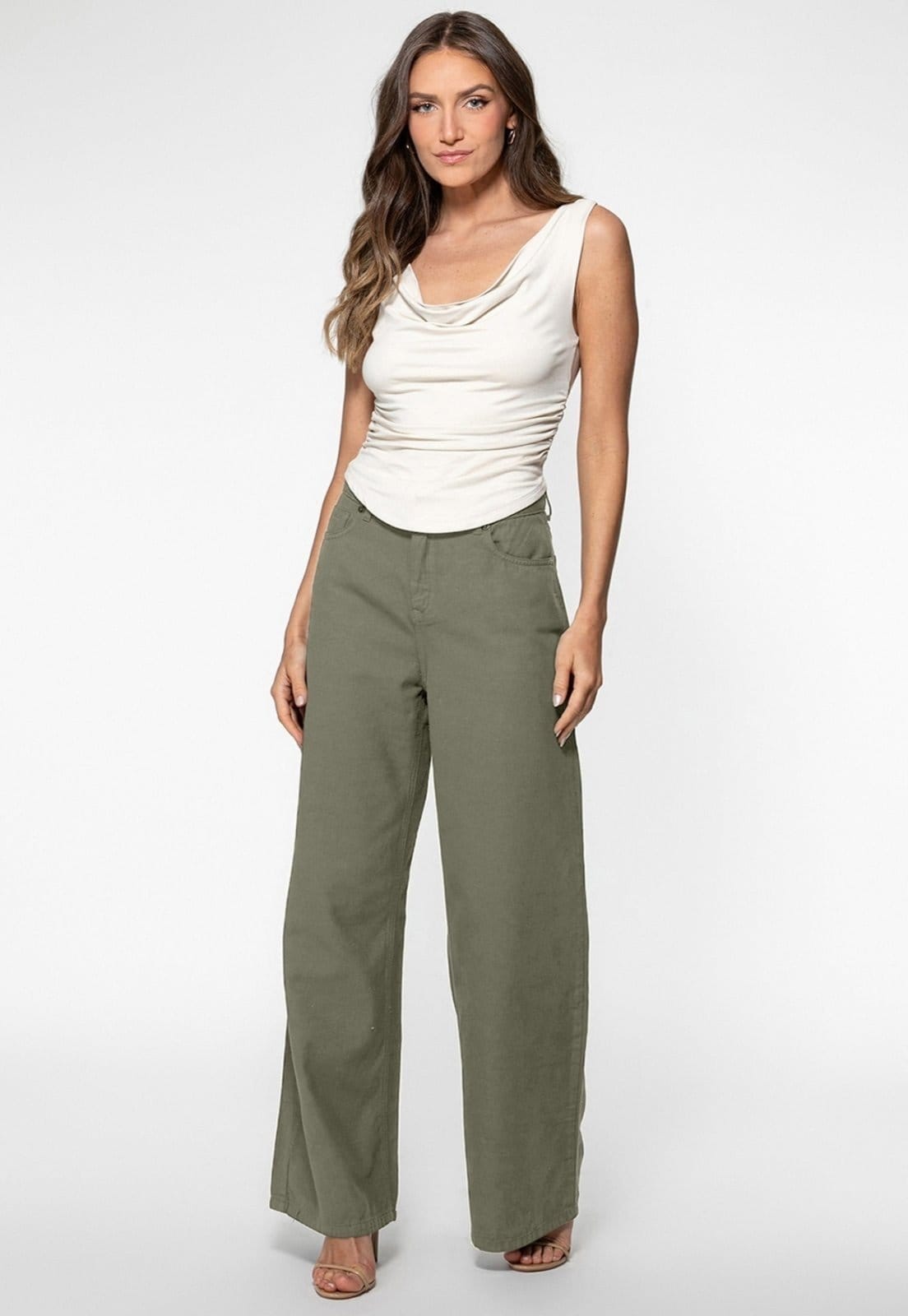 Vista 2 Calça Guess Wide Leg Lyocel Musgo Guess verde