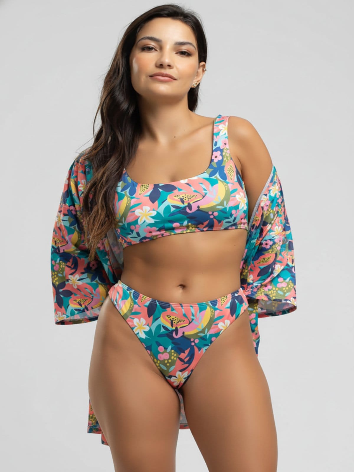Conjunto Vicbela Biquíni Regata Fio Duplo Asa Delta + Saída de Praia Kimono Flor