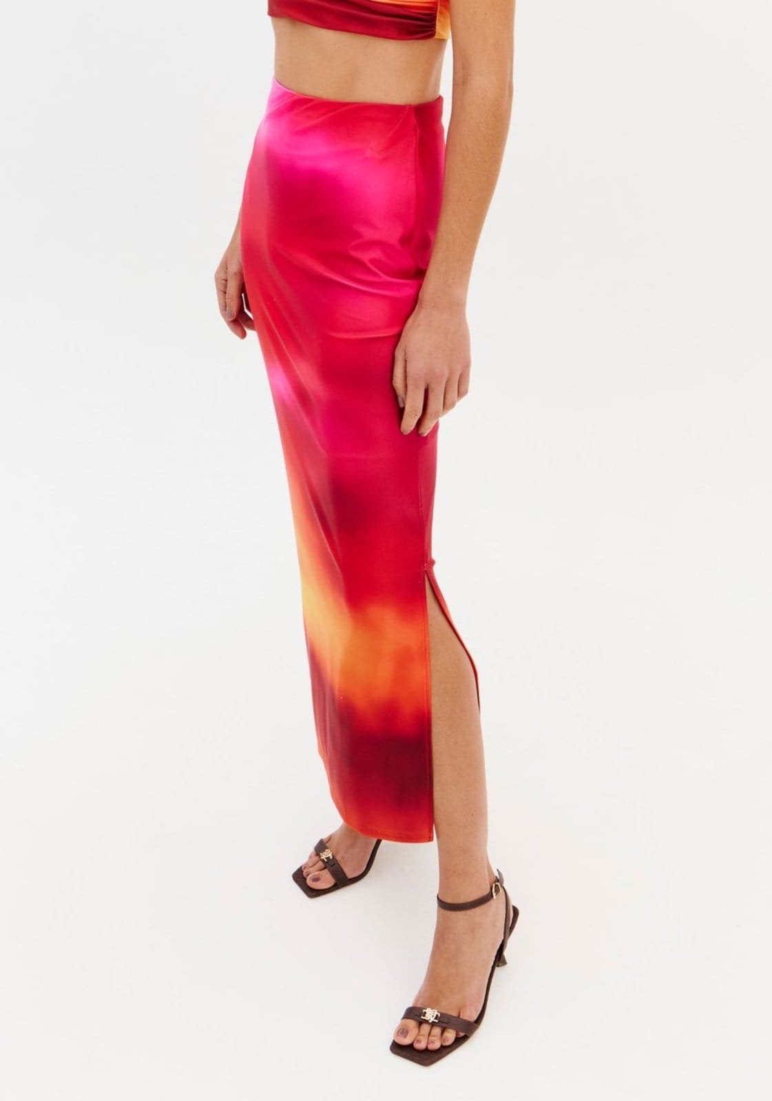 Vista 2 Saia Super Midi Estampada Cintura Alta Sport Easy vermelho