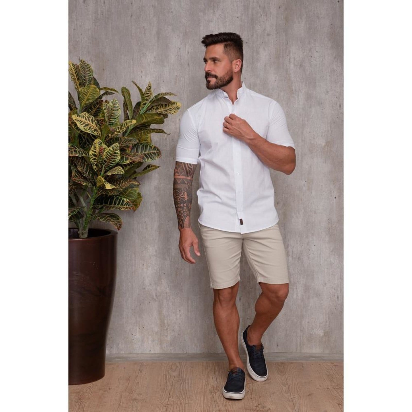 Vista 2 Camisa Masculina Linho Manga Curta Gola Padre Lisa Casual Azul Claro Branco TEODORO CAMISARIA branco azul