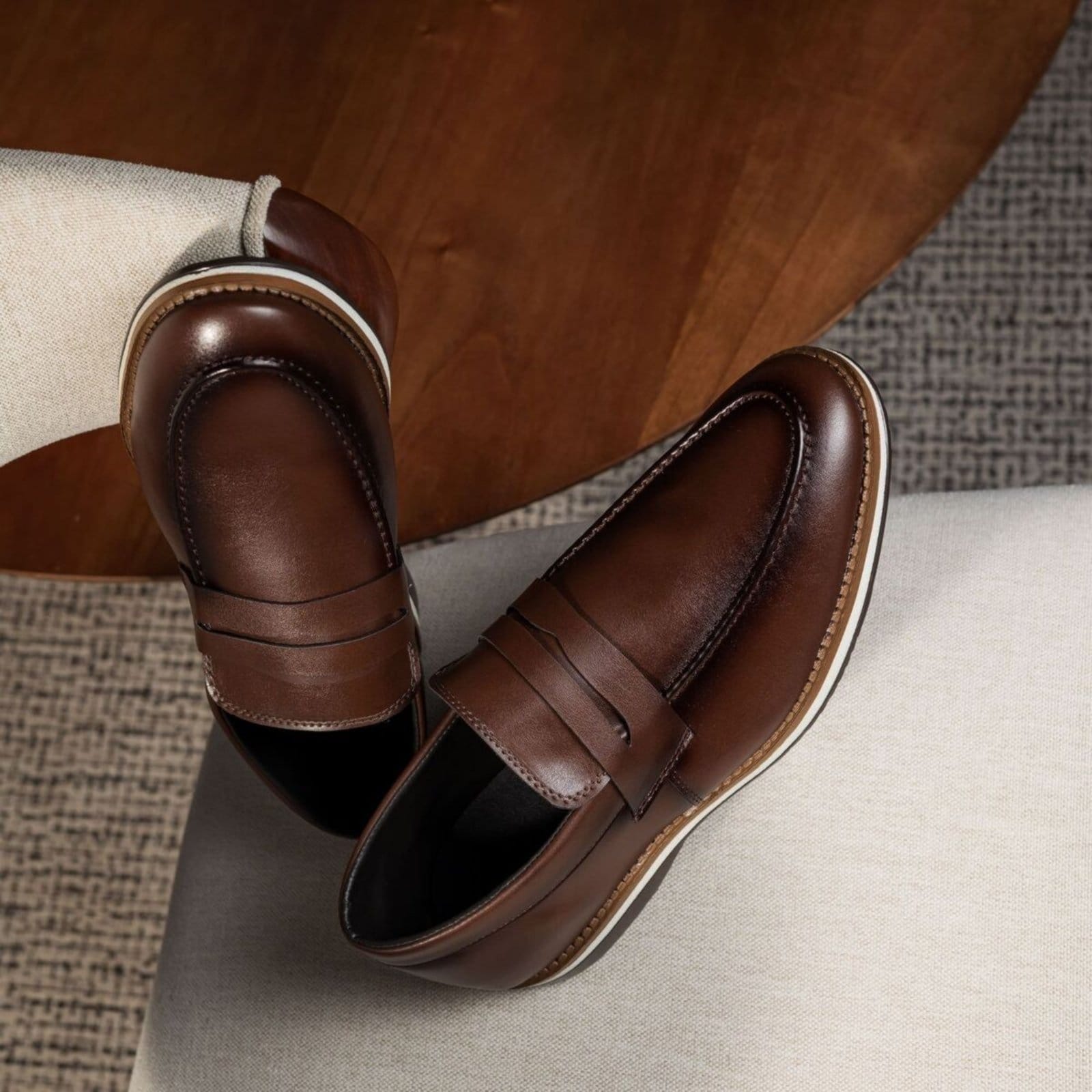 Vista 2 Sapato Masculino Mocassim Social Milan Moderno e Versátil THEZB castanho