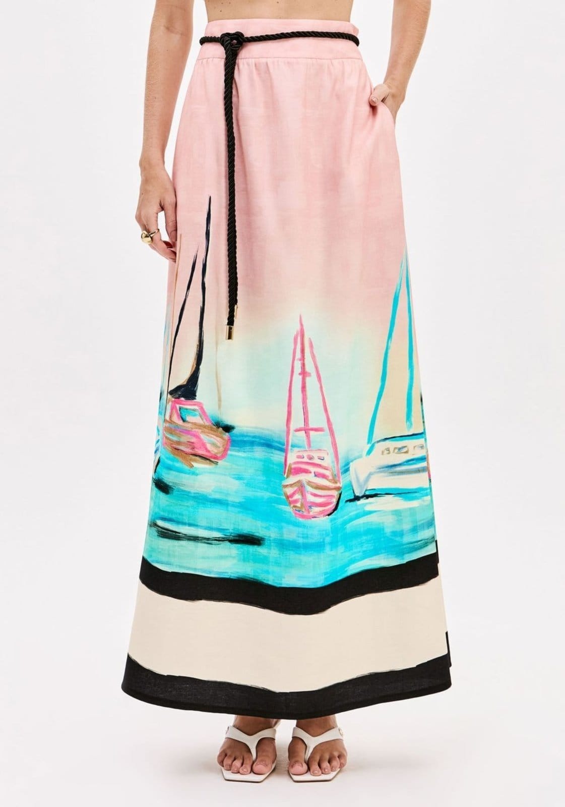 Vista 2 Saia Super Midi Evasê Estampada Lança Perfume rosa