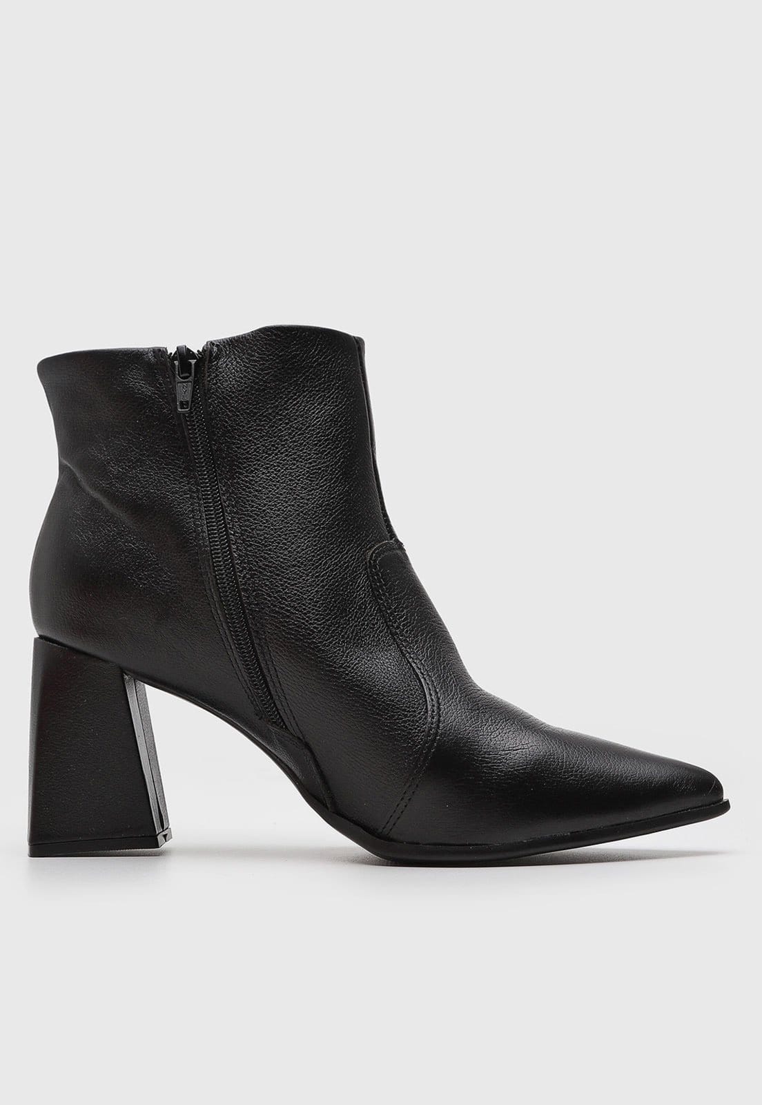 Vista 2 Bota Feminina cê Cano Baixo Preta BEBECÊ preto