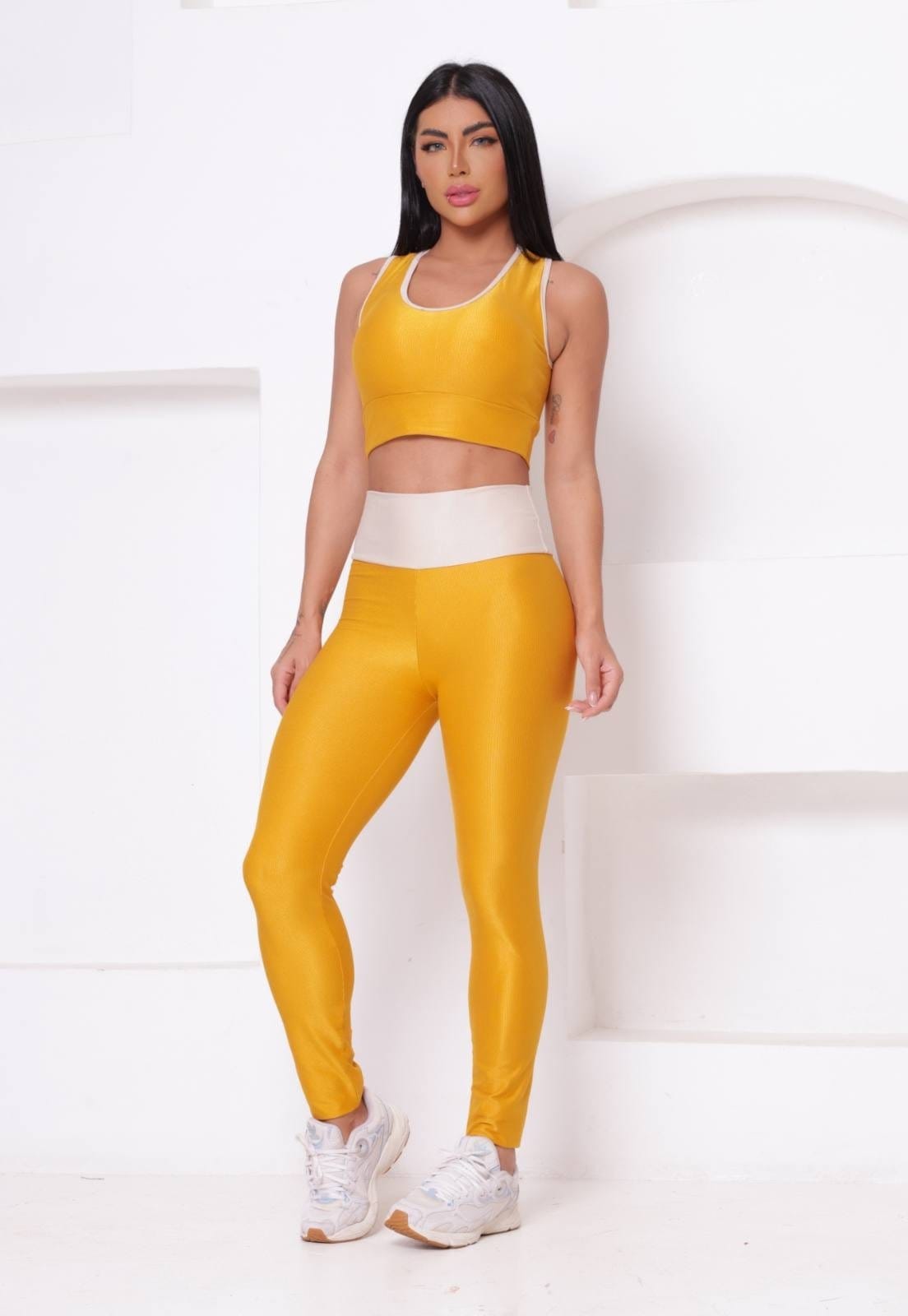 Vista principal Conjunto Fitness Feminino CCW CENTRAL Top e Calça Legging Confortável Com Branco CCW CENTRAL CAPITAL WEAR amarelo