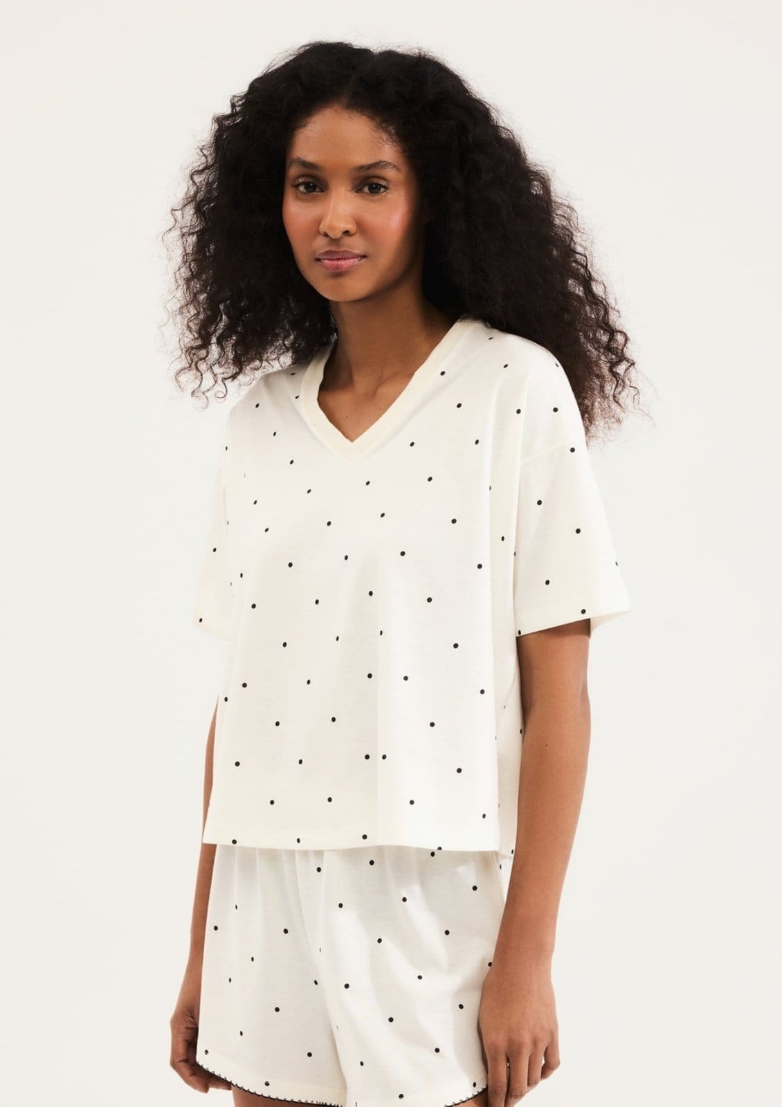 Vista 2 Pijama Curto Feminino Estampado Decote V Hering HERING INTIMATES bege