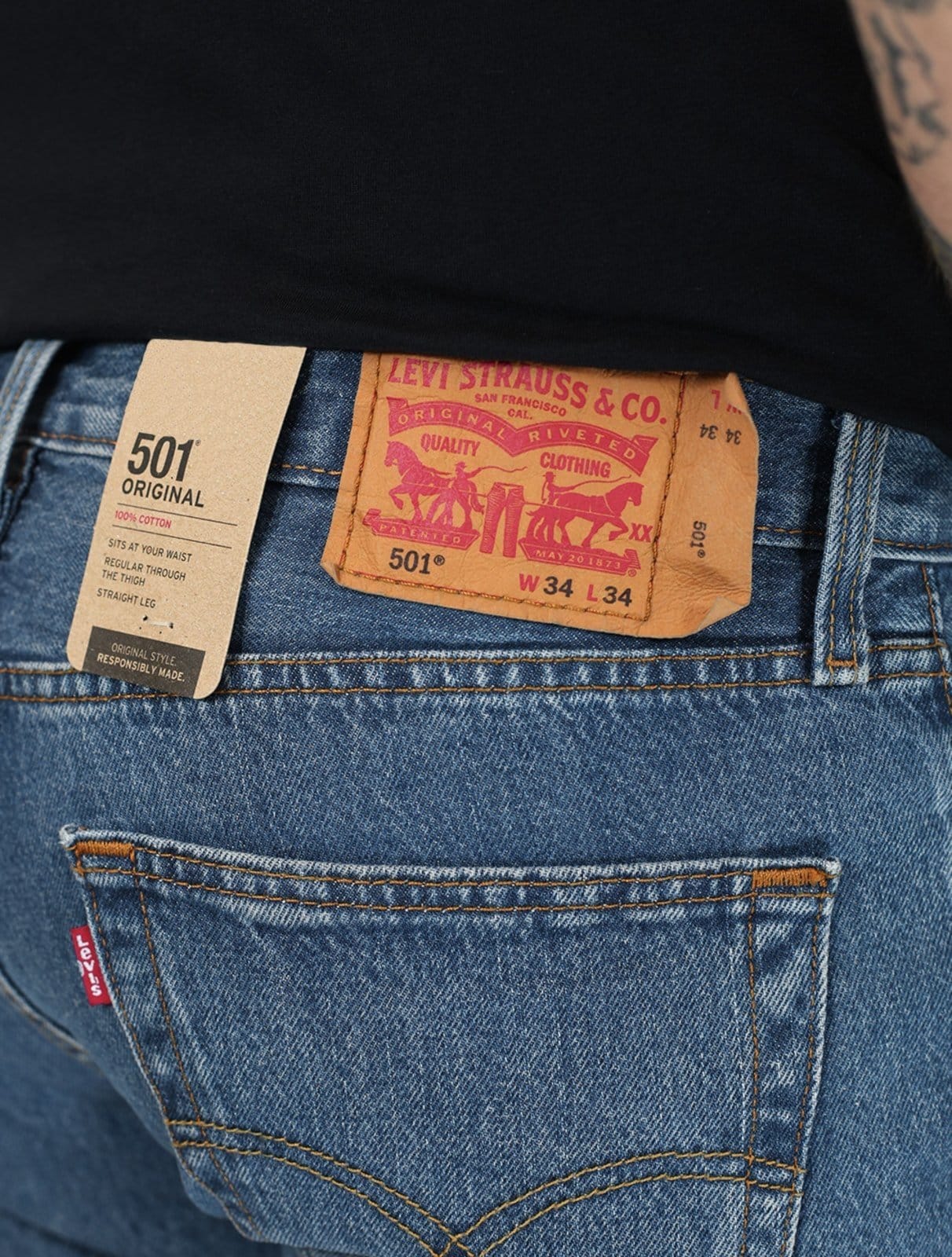 Vista 2 Calça Jeans Levis Masculina 501 Original Azul Médio Levis preto azul