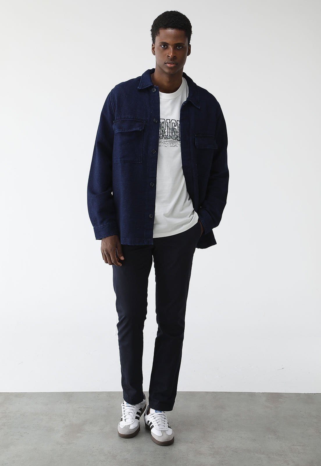 Vista 2 Camisa Jeans GAP Reta Dark Indigo Azul-Marinho GAP azul marinho indigo