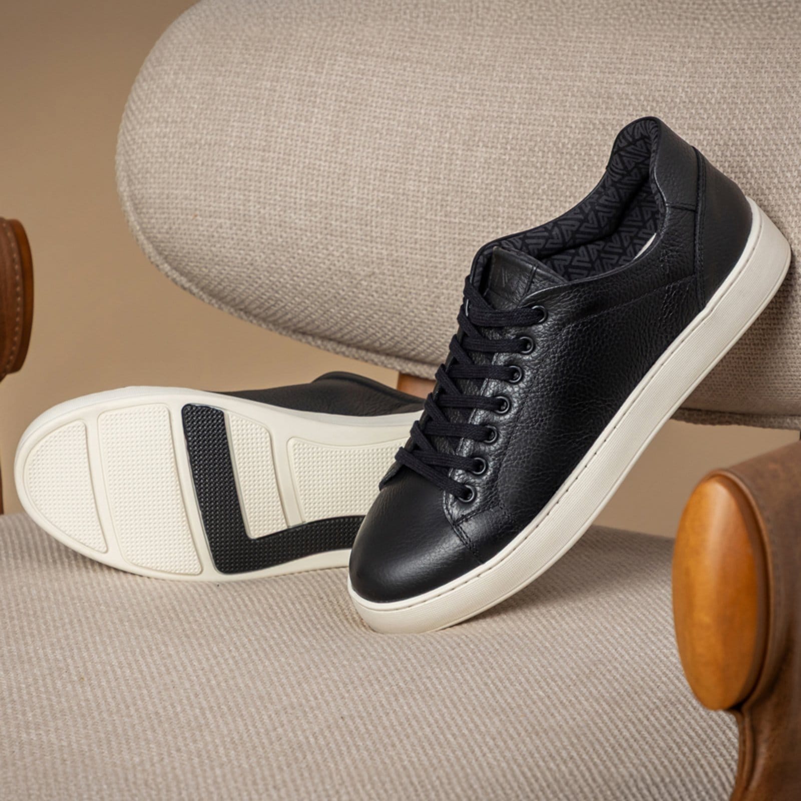 Vista 2 Tênis Casual Masculino Logan em Couro Vittal USE VITTAL preto