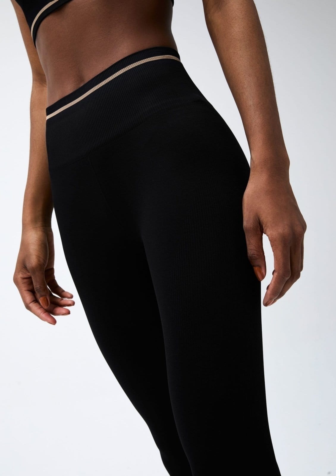 Vista 2 Calça Legging Feminina Sem Costura Hering preto