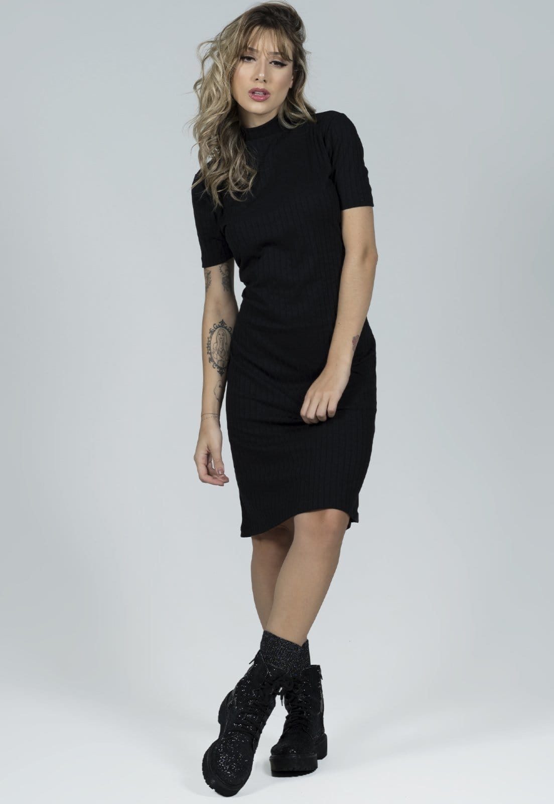 Vista 2 Vestidos Midi Gola Alta Vekyo Canelado Kit 2 VEKYO cinza/preto