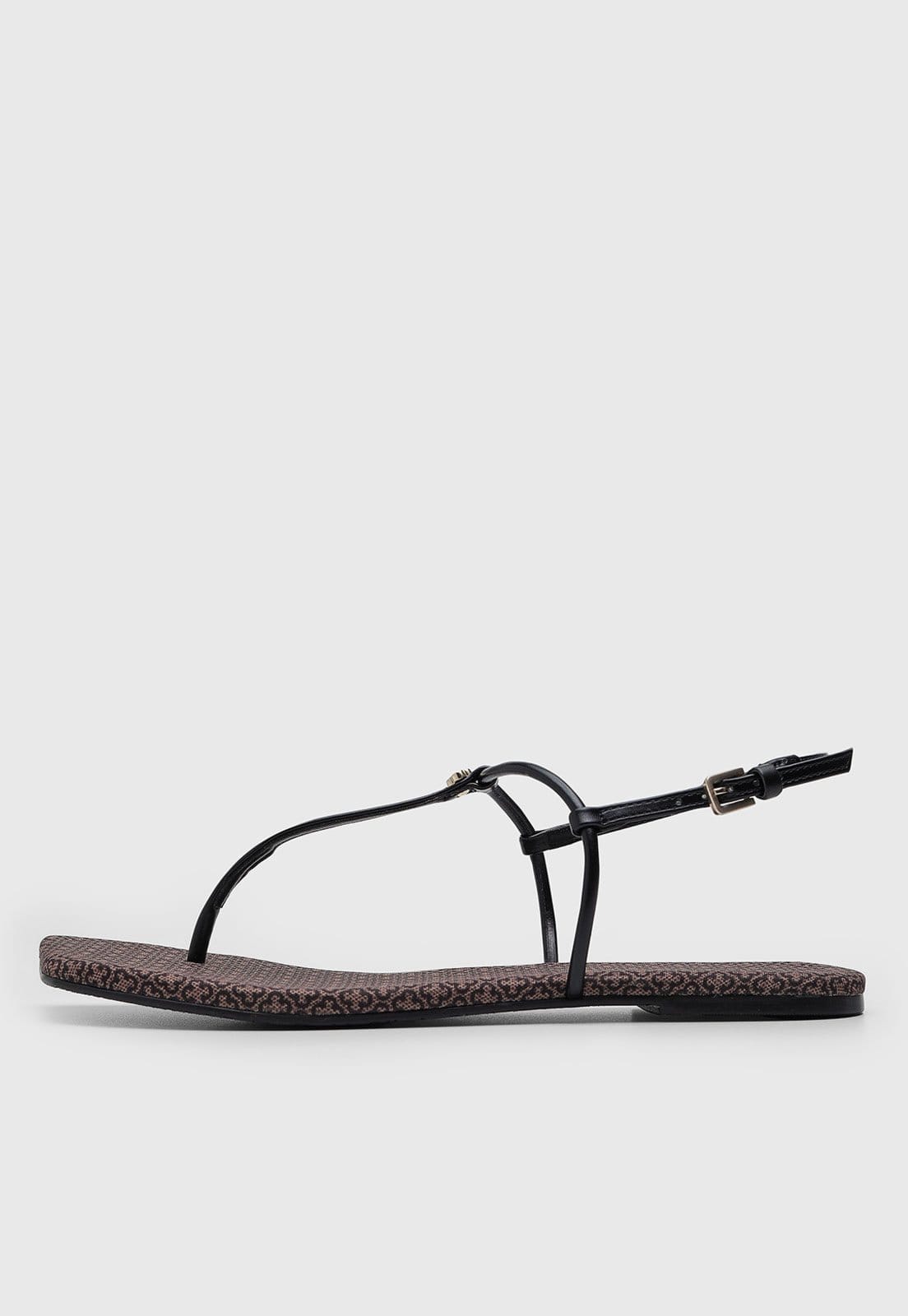 Vista principal Rasteira Feminina Capodarte Tiras Fechada Preta Capodarte preto